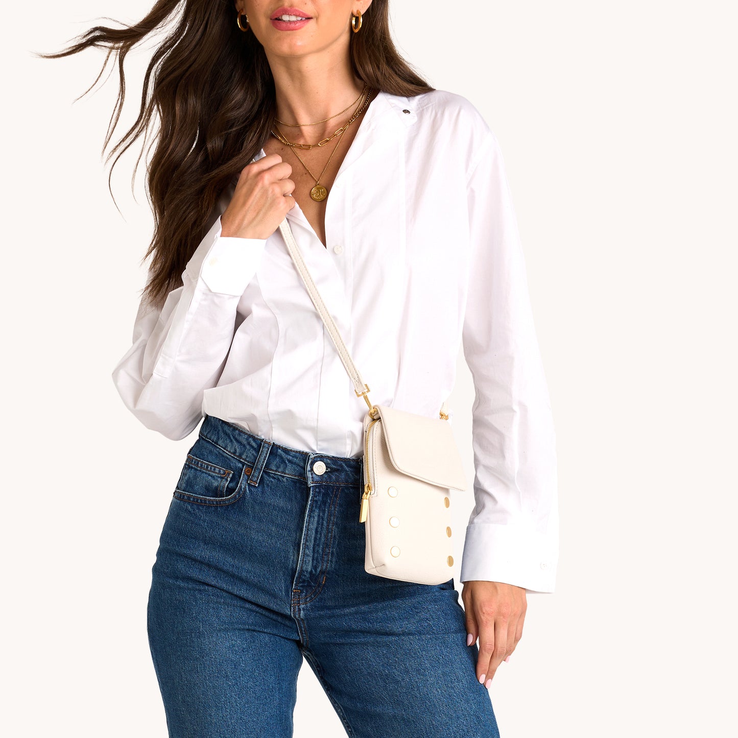 VIP-Mobile-Calla-Lily-White-BG-Model-View