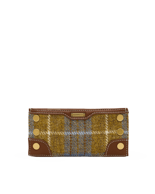 110-North-Highlands-Tweed-AG-Front-View