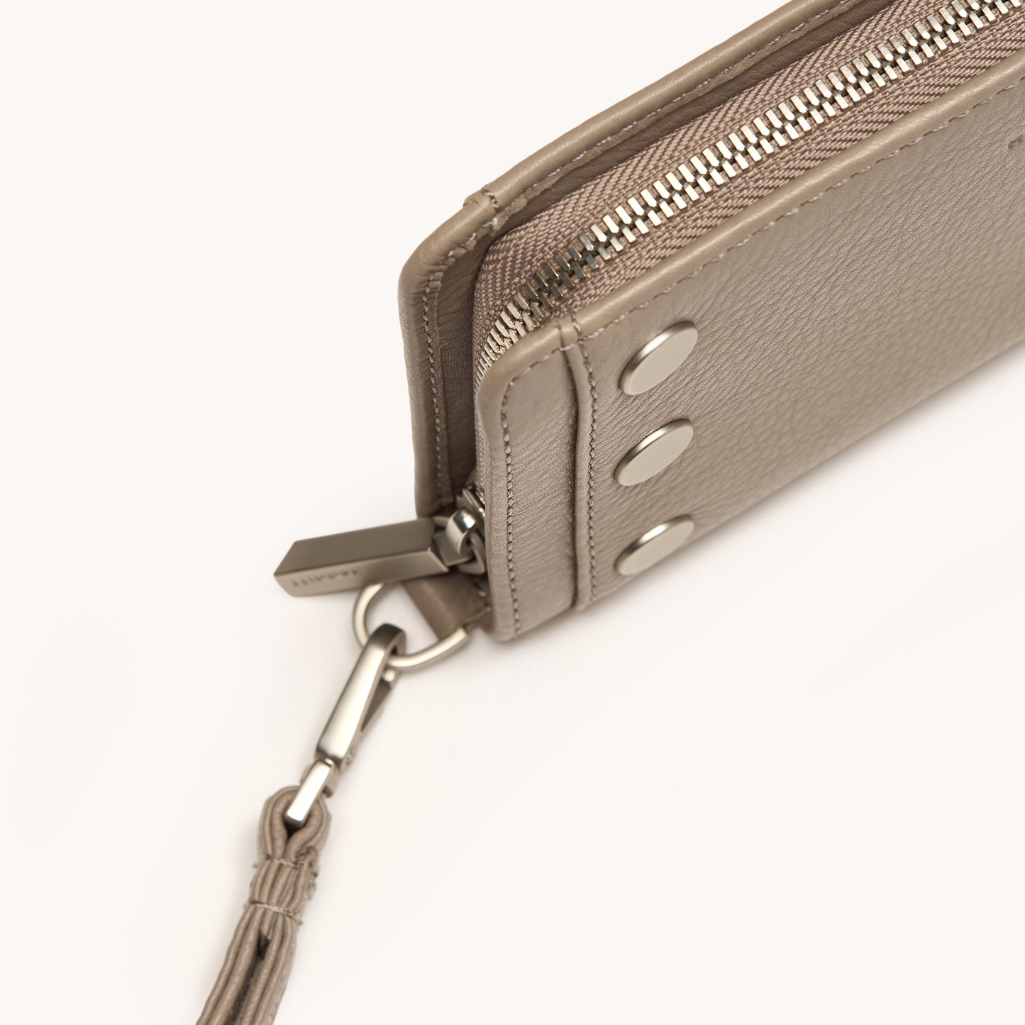 Bryant-Wallet-Pewter-Pebble-BS-Front-View-Detail