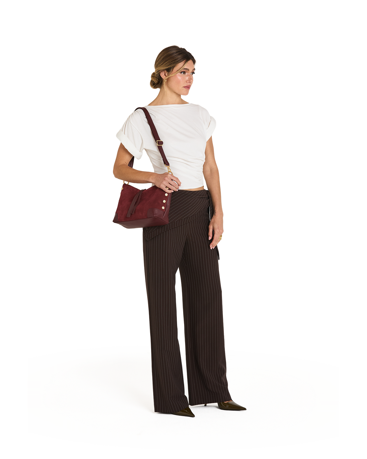 Model height is 5'9''