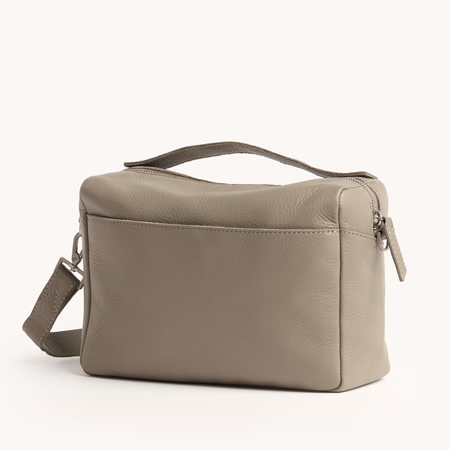 Evan-Crossbody-Med-Pewter-Pebble-BS-Detail-View