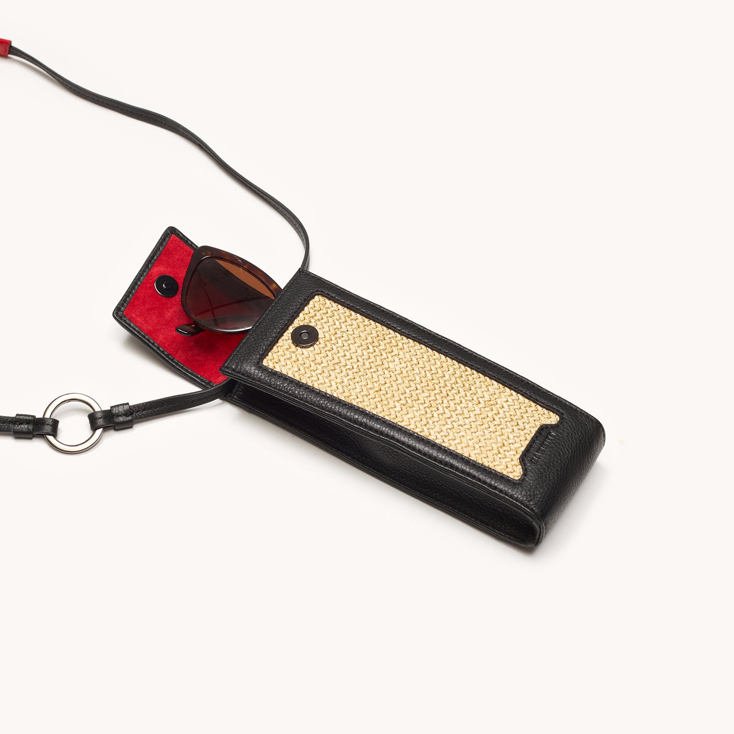 Sunny-Carrier-Chaparral-Raffia-GM-Inside-View