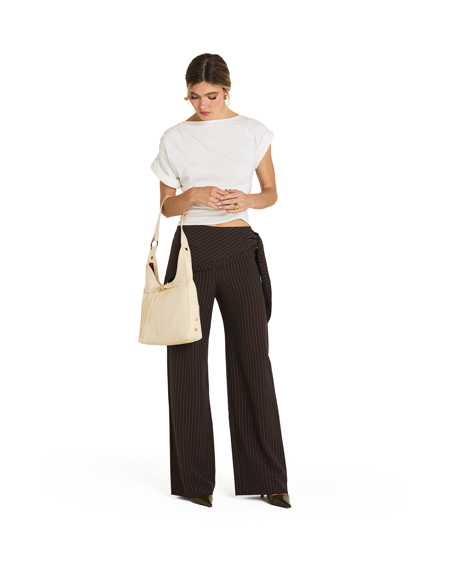 Model height is 5'9''