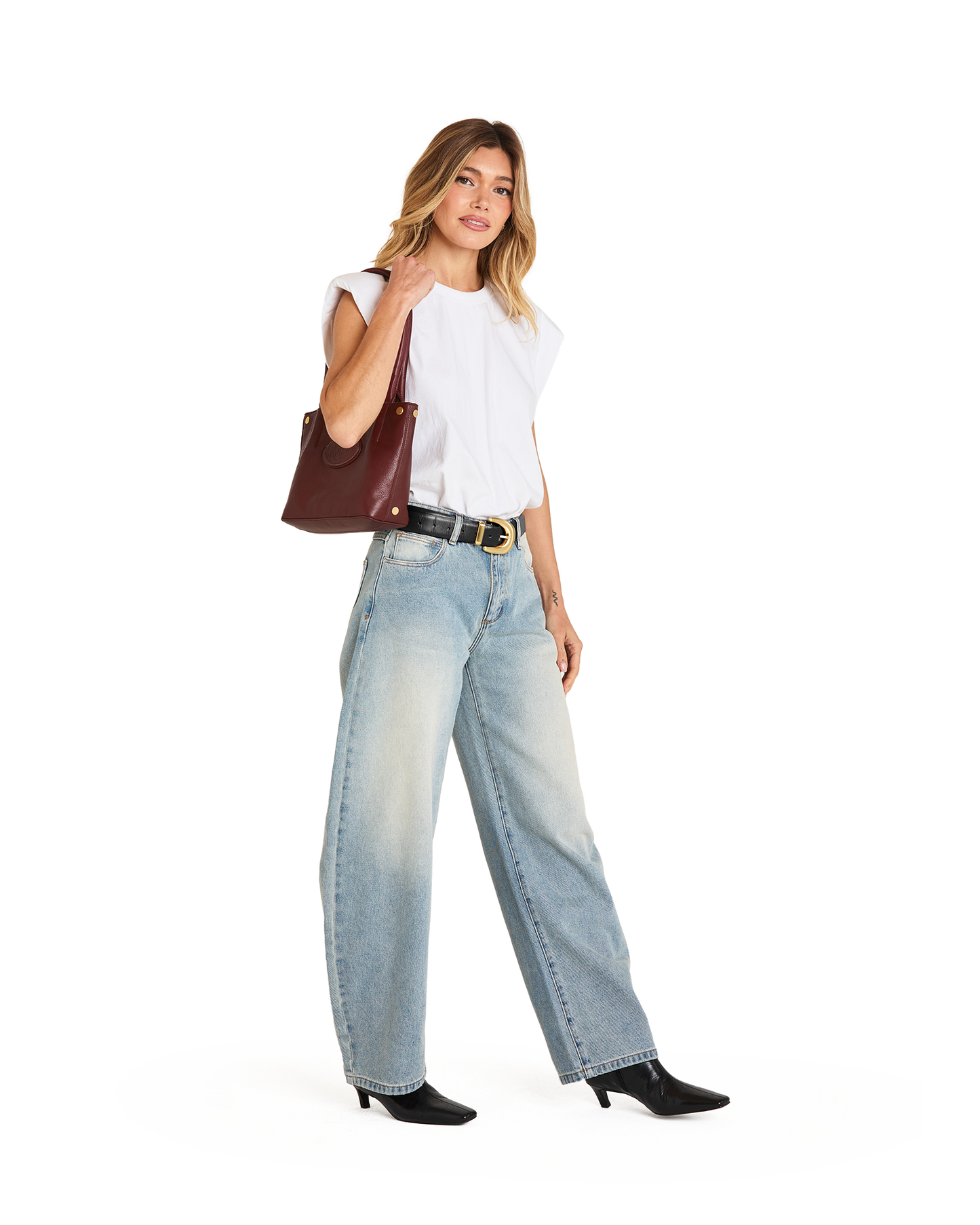 Model height is 5'9'