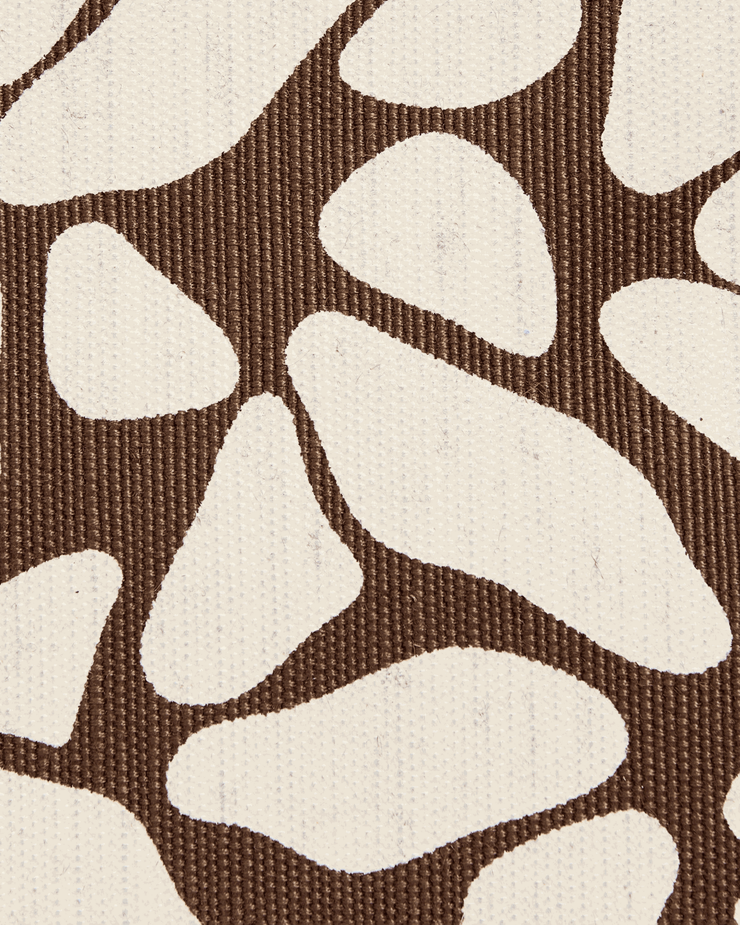 VIP-Mobile-Giraffe-BG-R-Zip-Detail-View