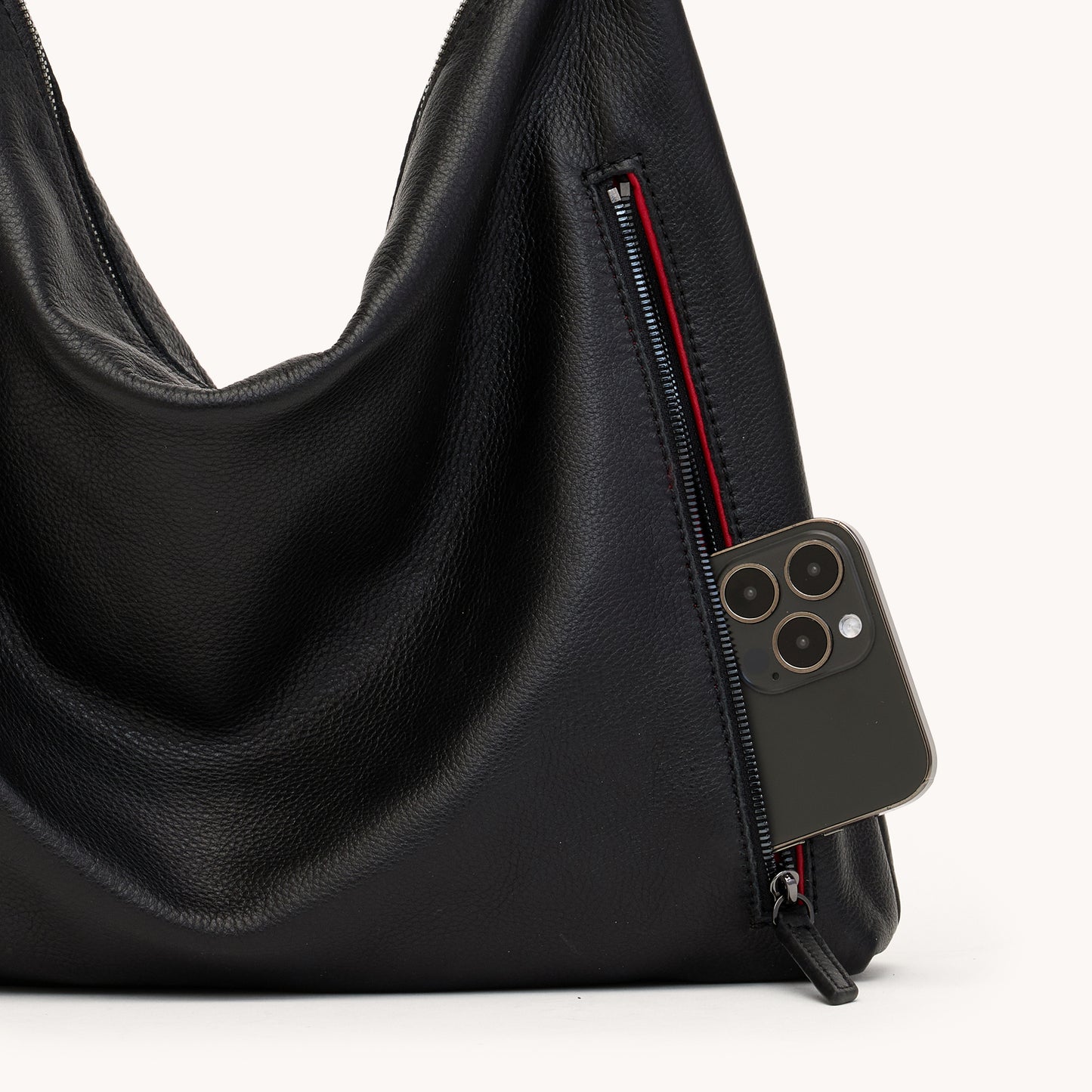 Kyle-Lrg-Black-GM-Back-View