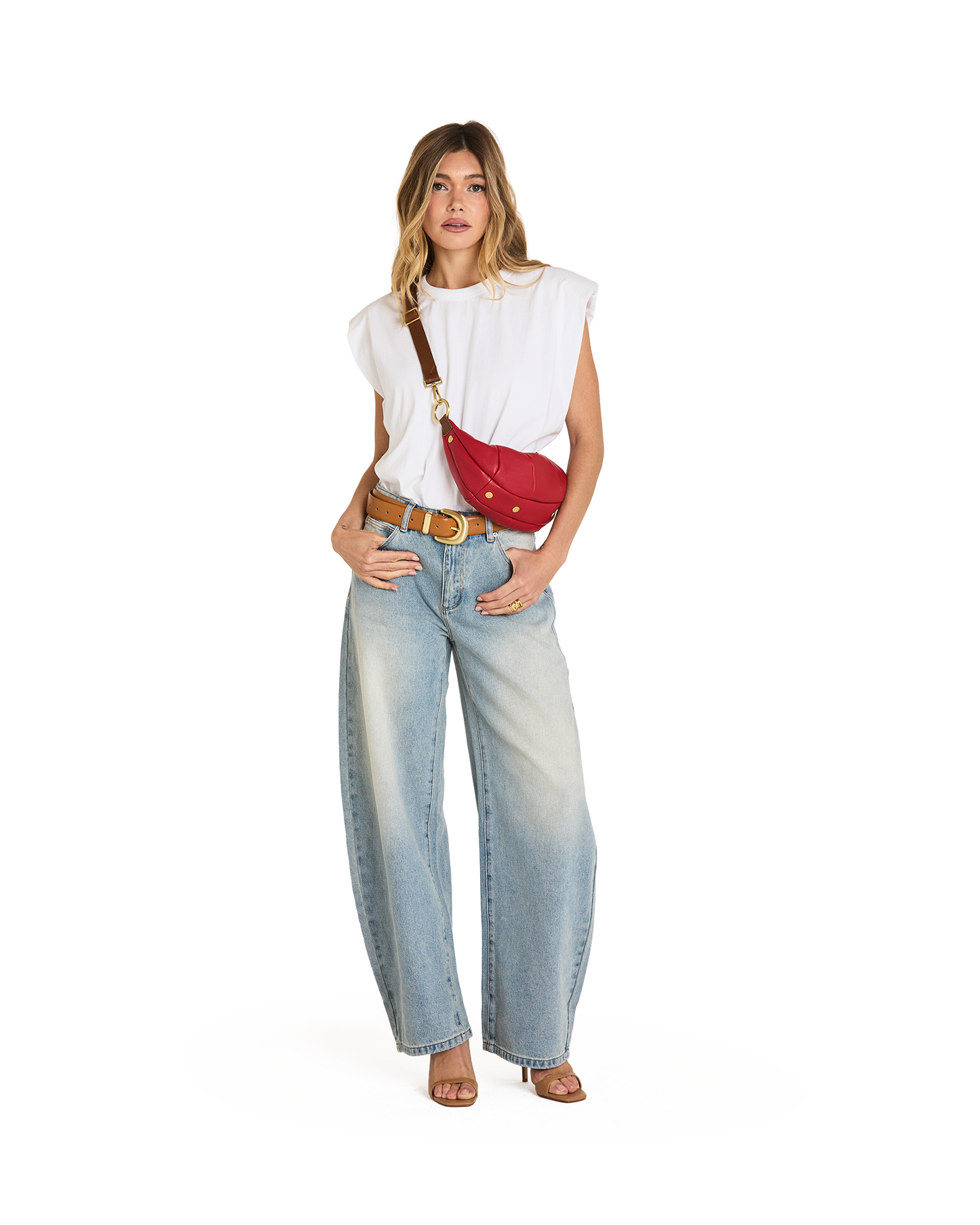 Model height is 5'9''