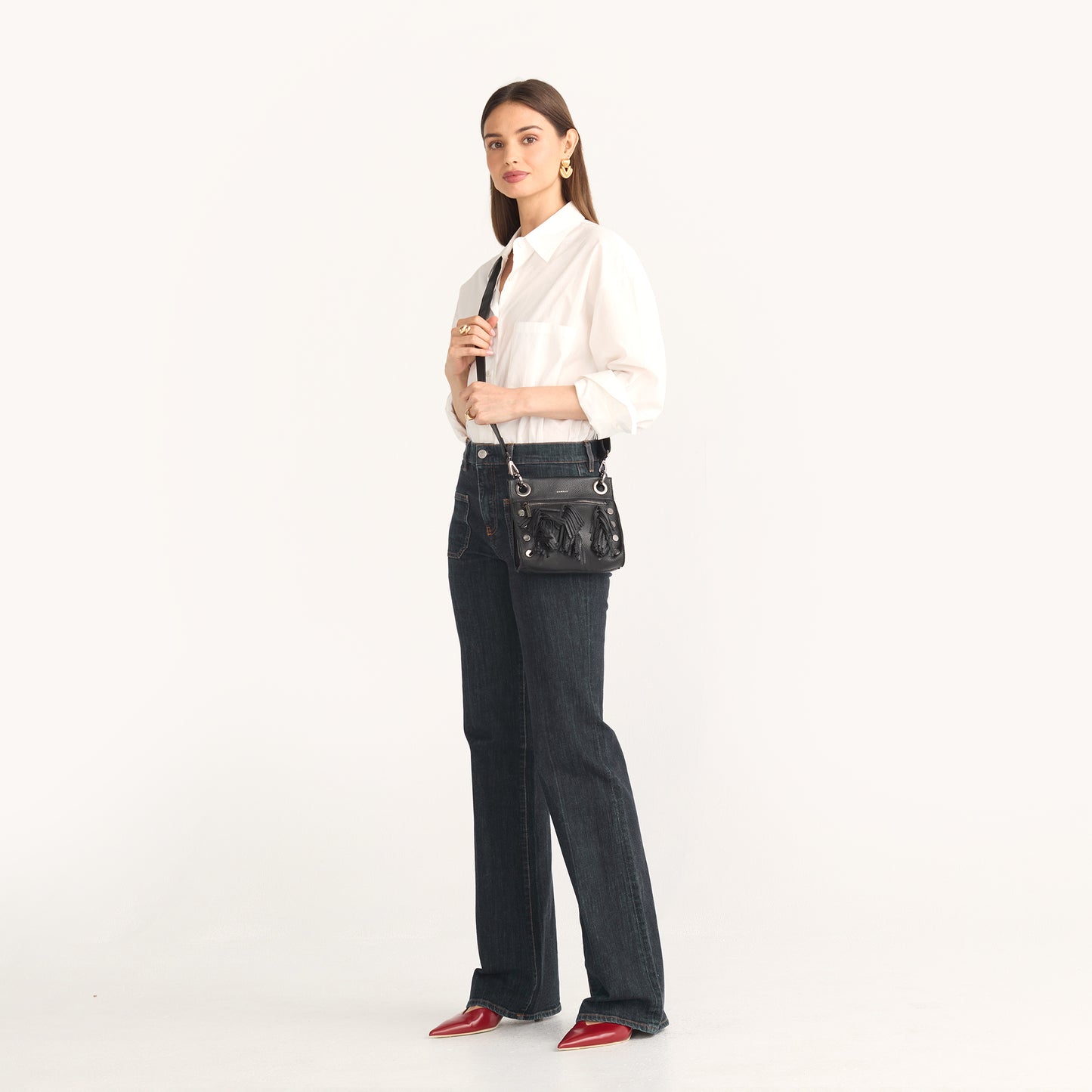 Model height is 5'8.5''