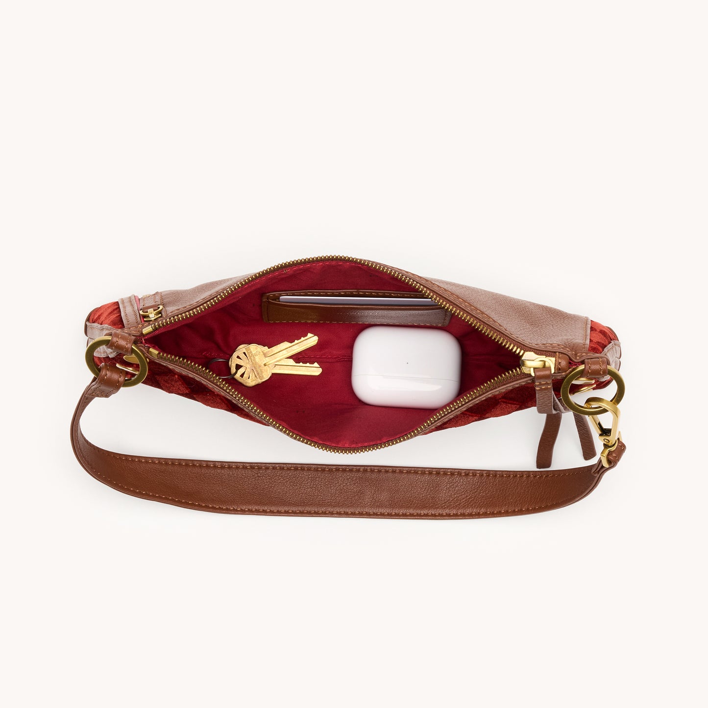 Kyle-Monarch-Velvet-AG-Inside-View