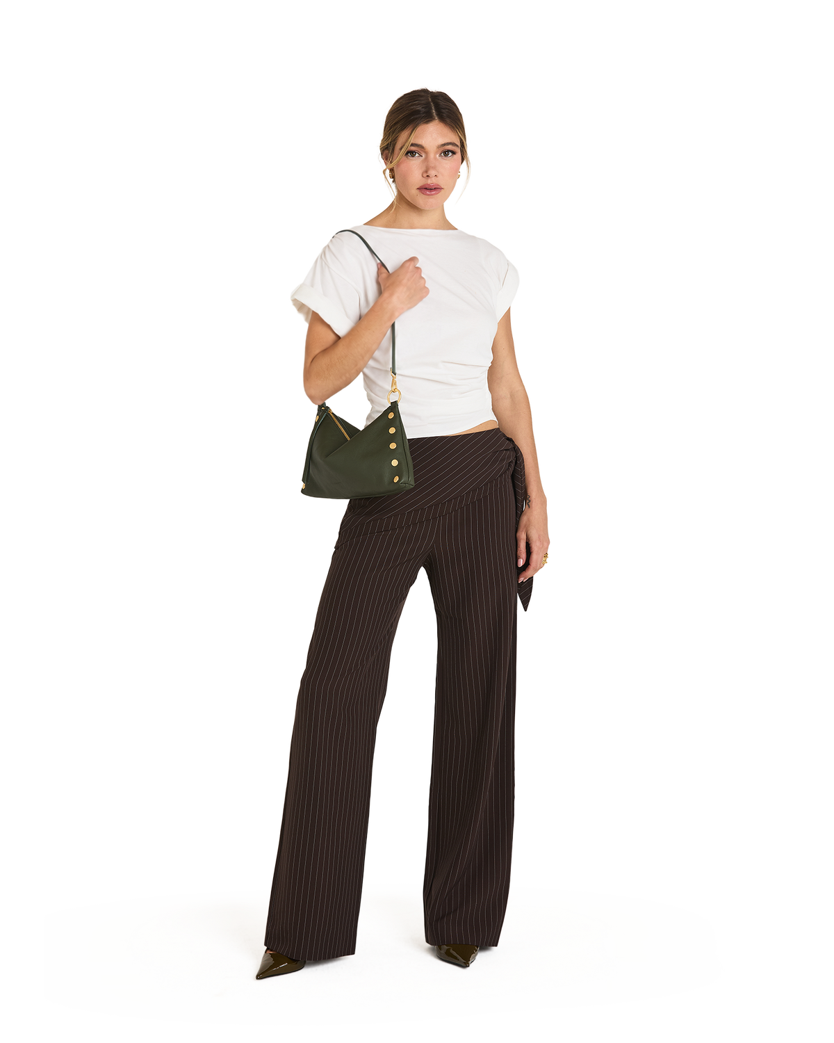 Model height is 5'9''