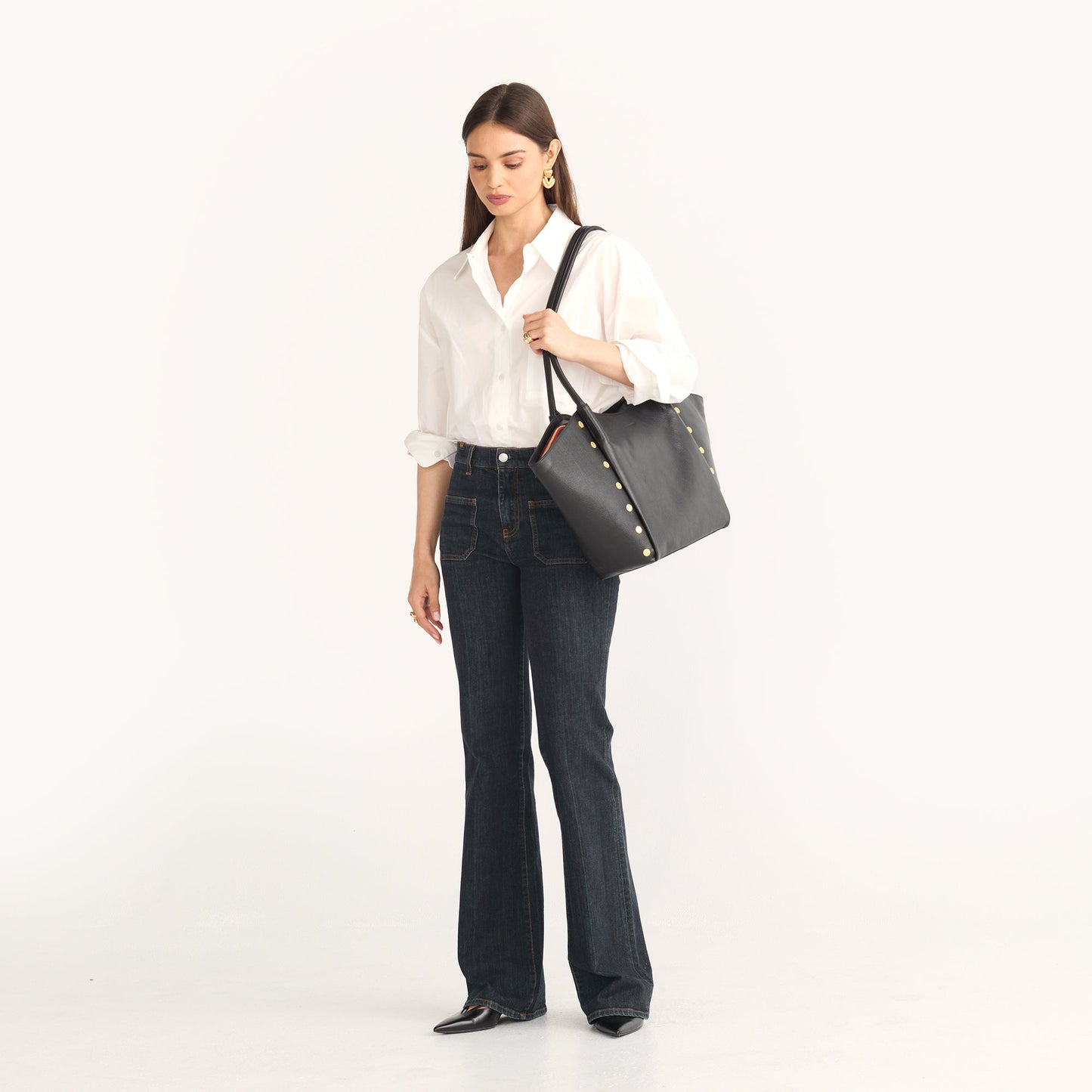 Model height is 5'8.5''