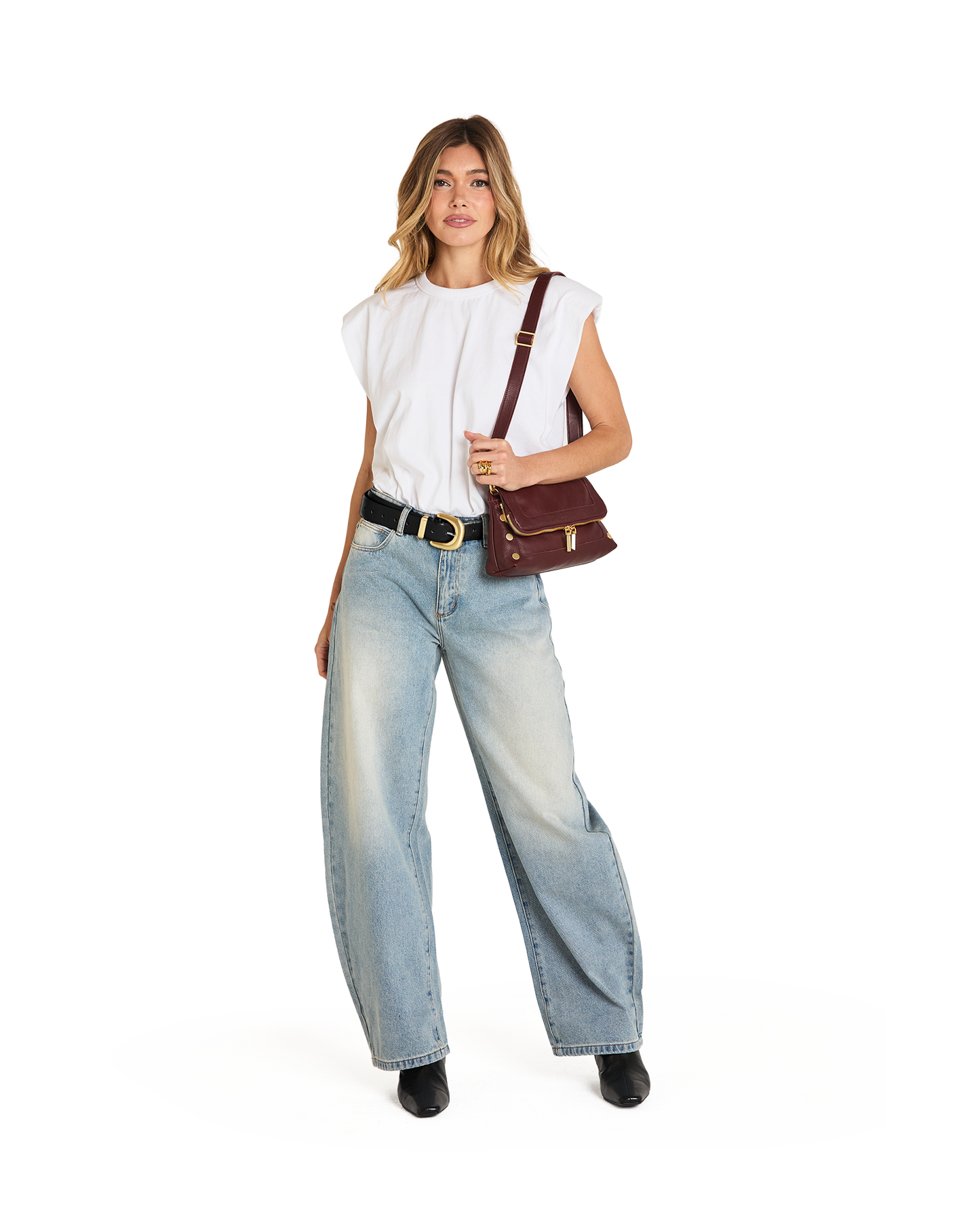 Model height is 5'9'
