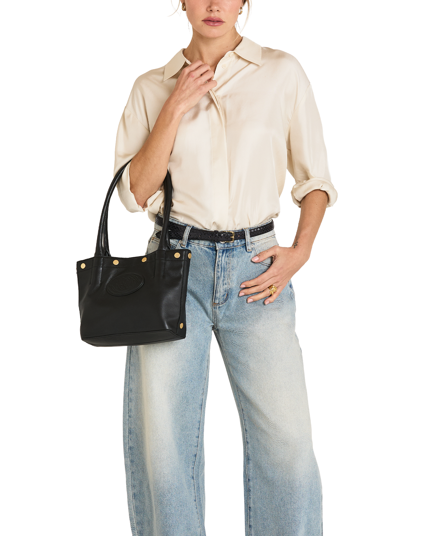 Olympia-Sml-Black-BG-Model-View