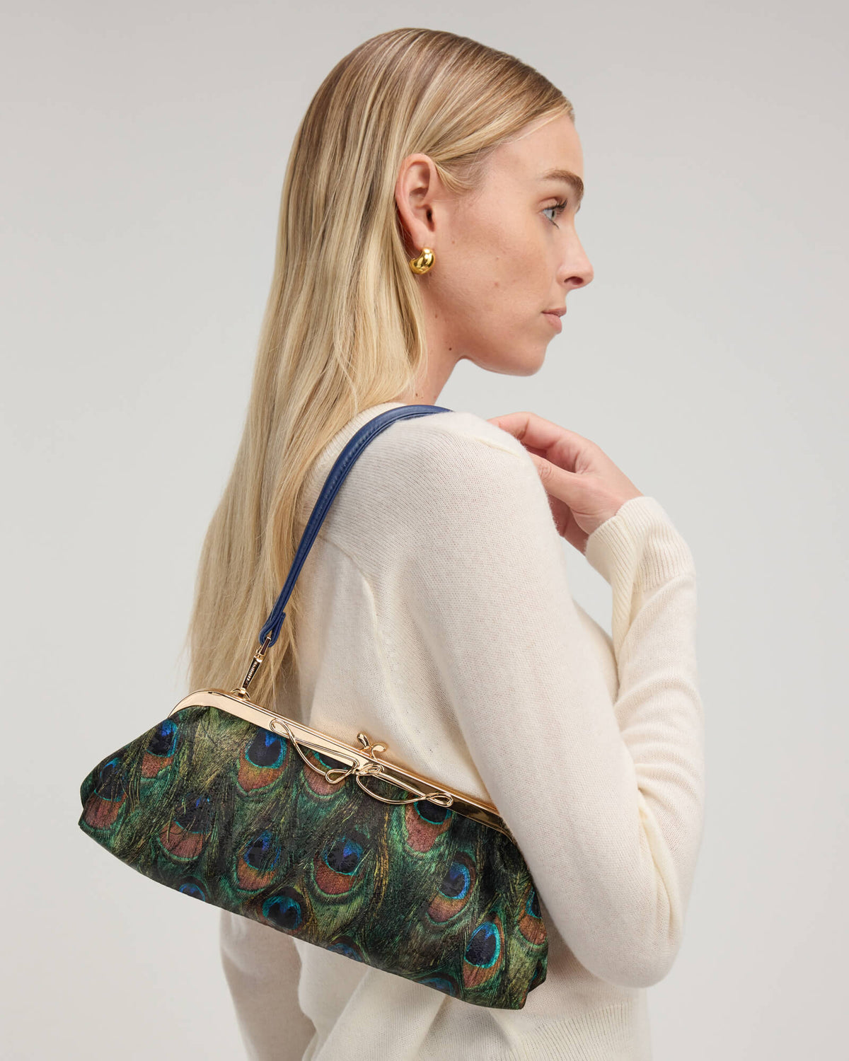 Vivienne-Slim-Peacock-Jacquard-G-Model-View