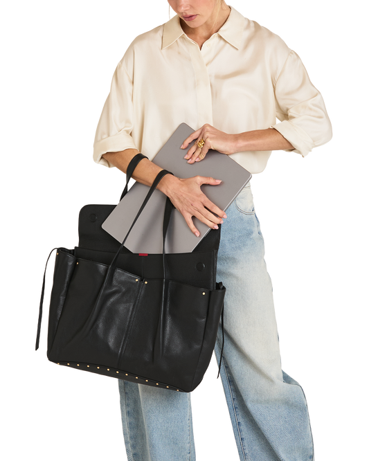 Miranda-Laptop-Sleeve-16-Black-BG-Model-View-2