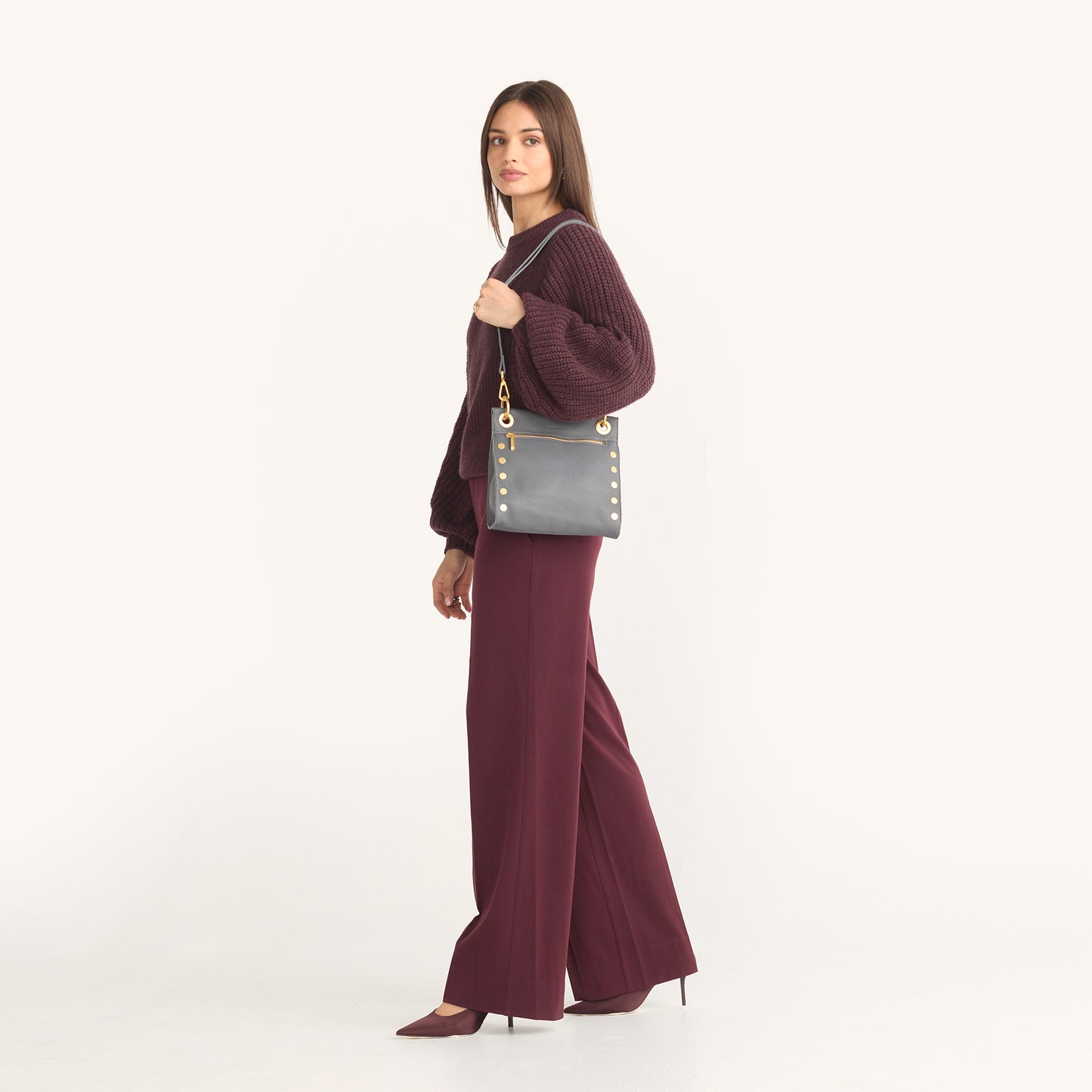 Model height is 5'8.5''