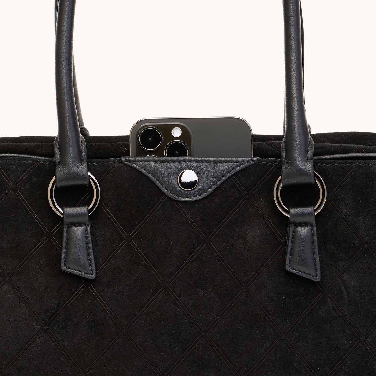 Meredith-Med-Noir-Diamond-S-GM-Back-View