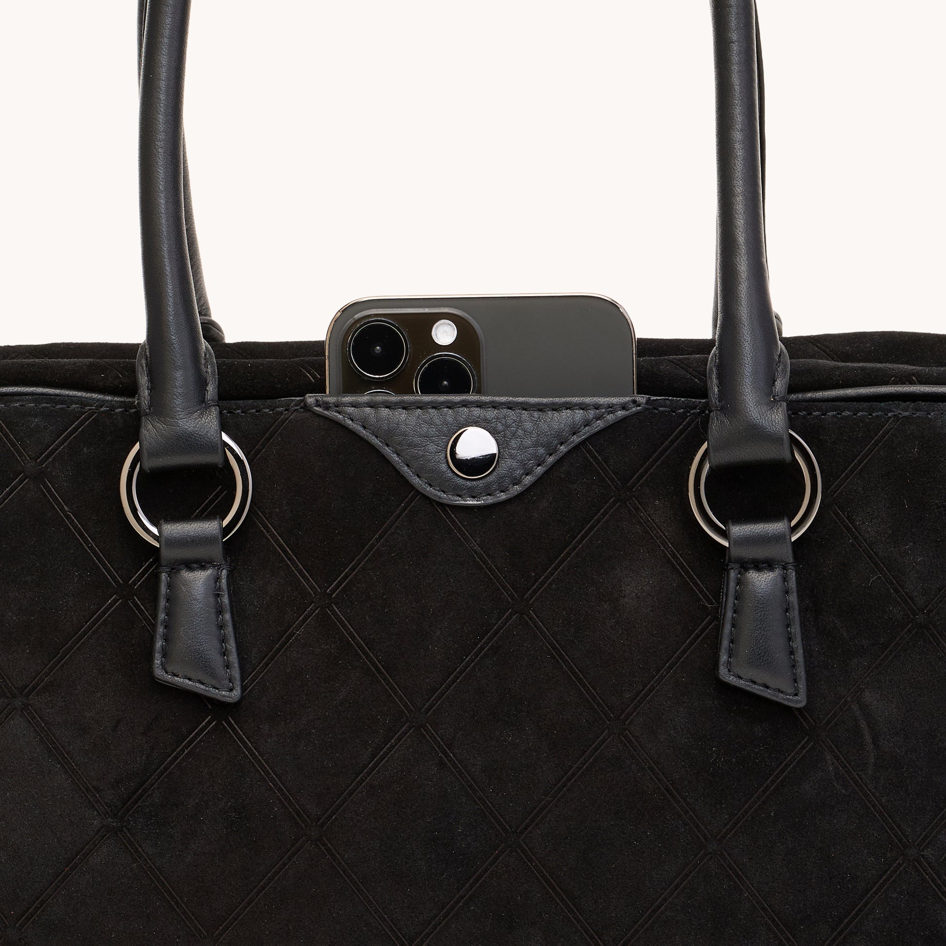 Meredith-Med-Noir-Diamond-S-GM-Back-View