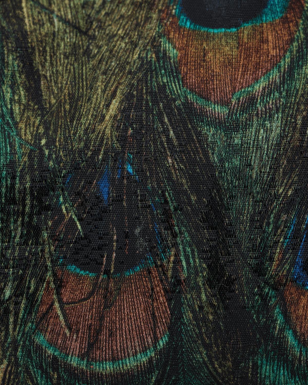 Vivienne-Slim-Peacock-Jacquard-G-Detail-View