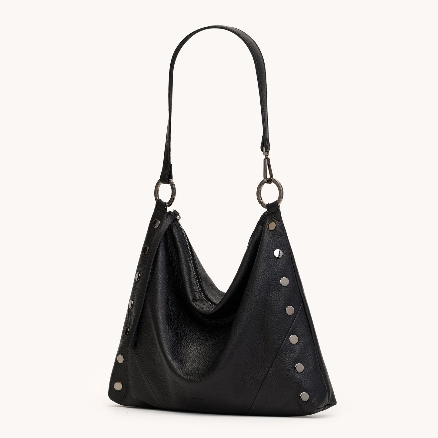 Kyle-Lrg-Black-GM-Front-View-2