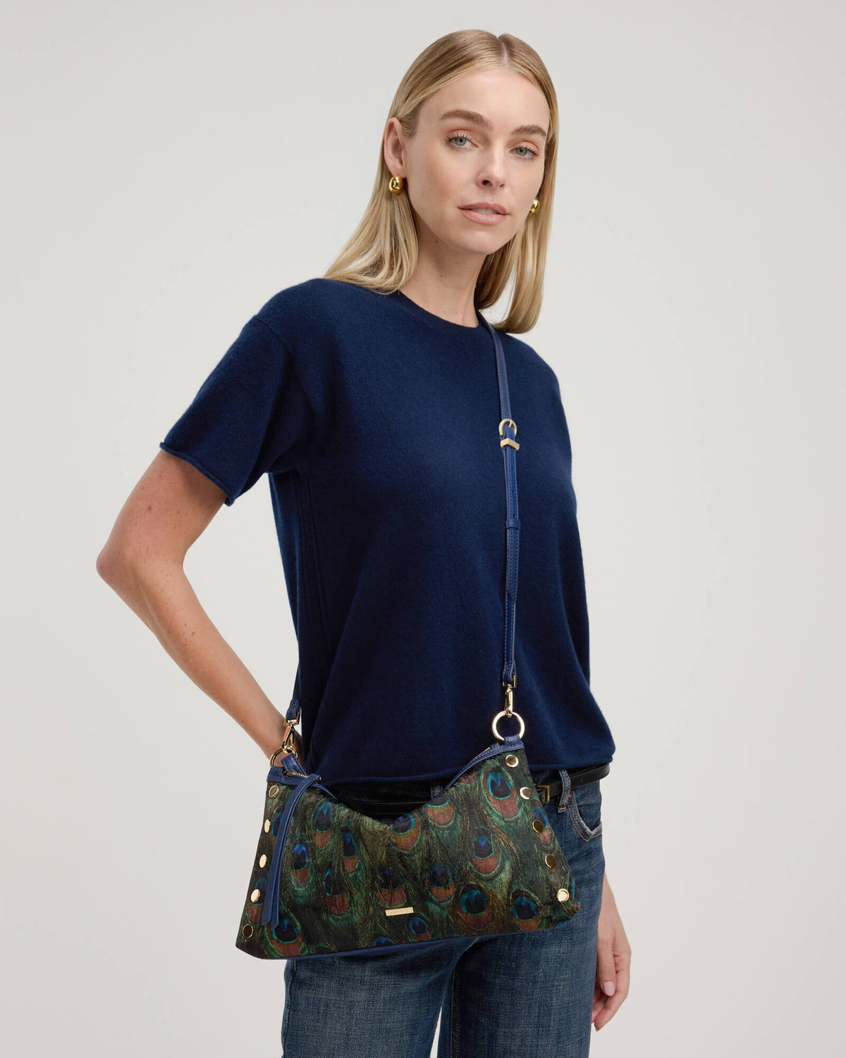 Kyle-Med-Peacock-Jacquard-G-Model-View-3