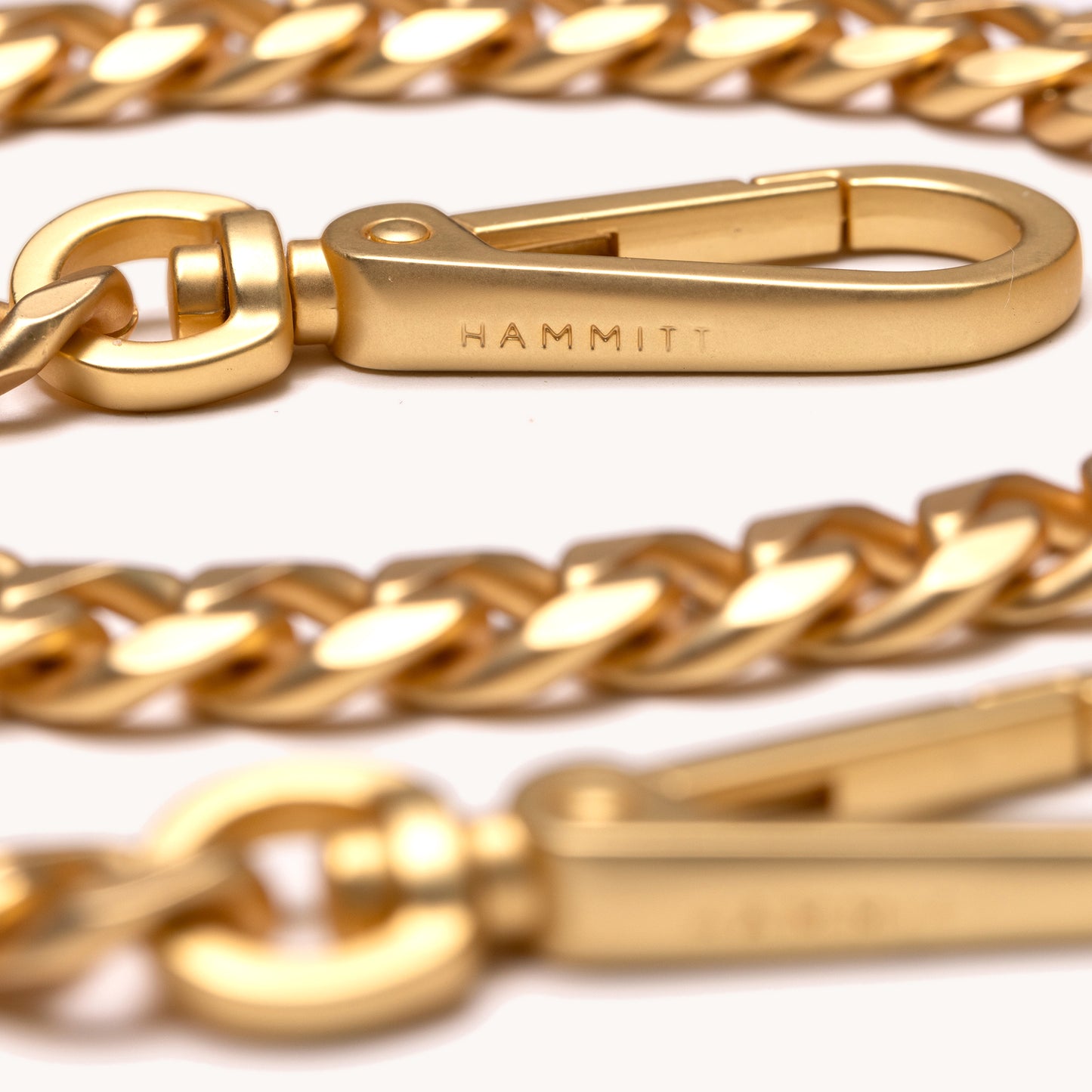 Metal-Chain-Shoulder-Strap-BG-Crossbody-View