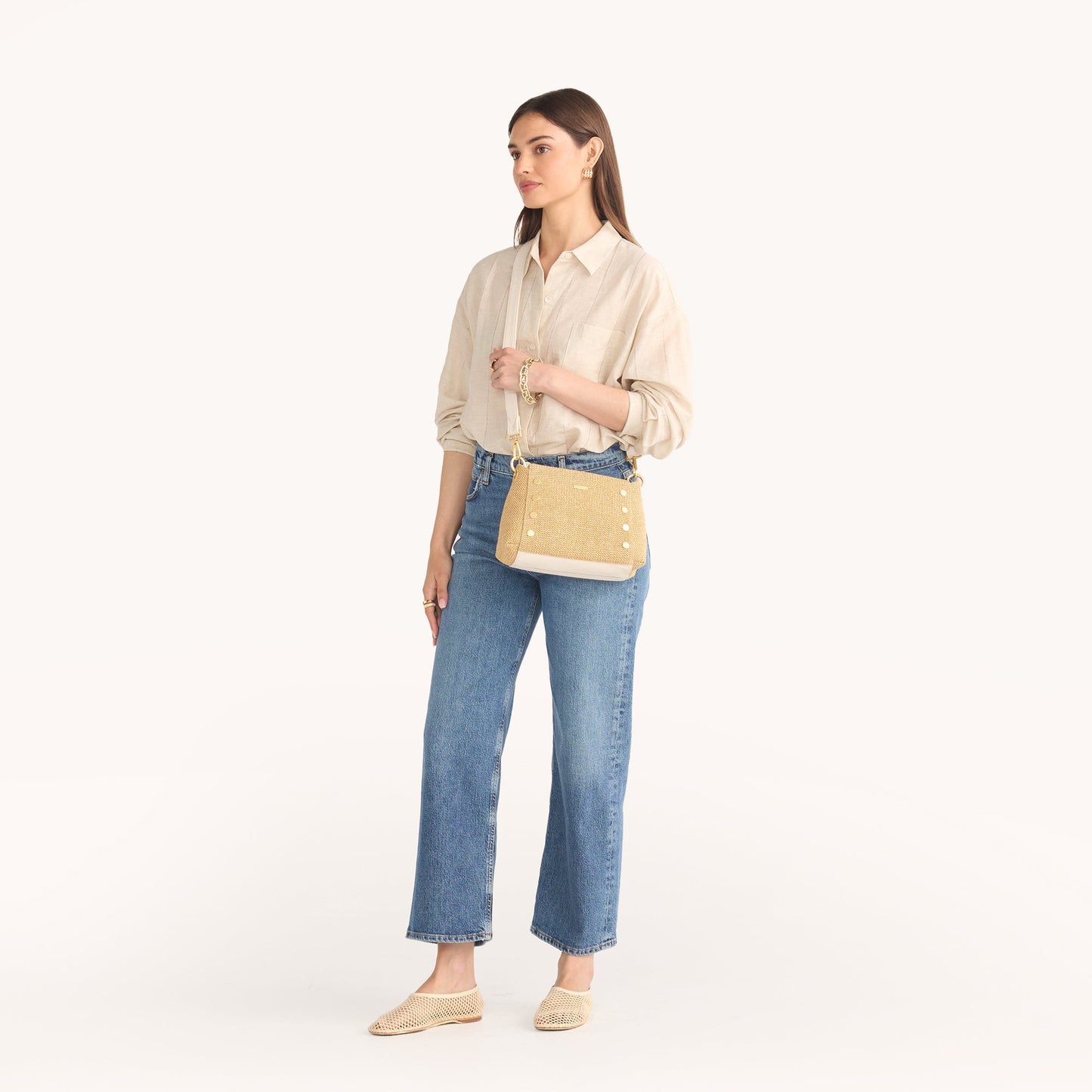 Model height is 5'8.5''