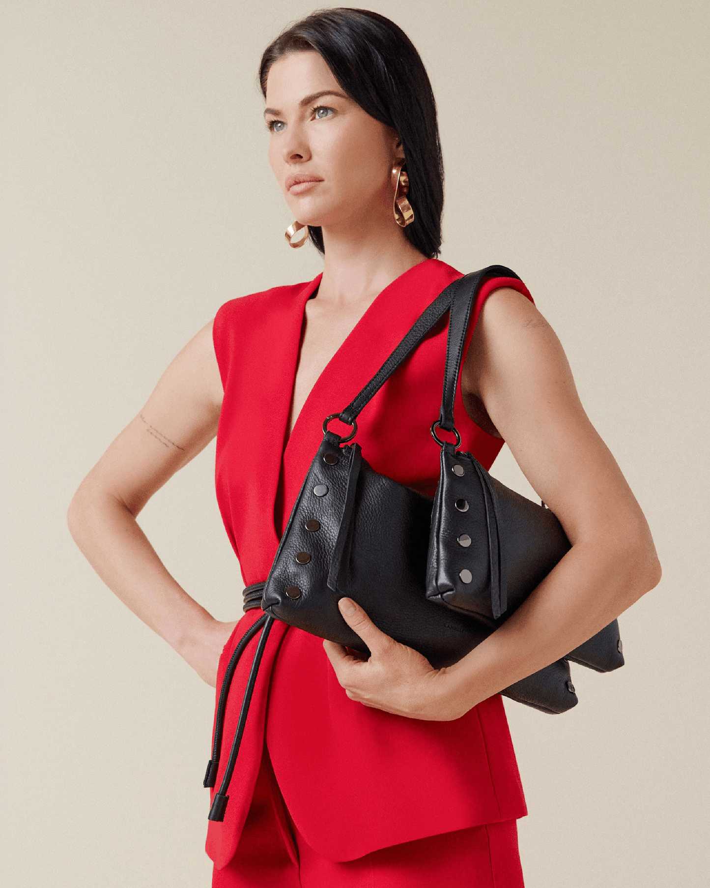 Kyle-Med-Black-GM-Model-View-5