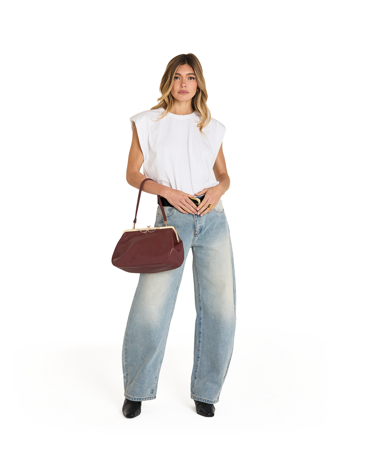 Model height is 5'9''