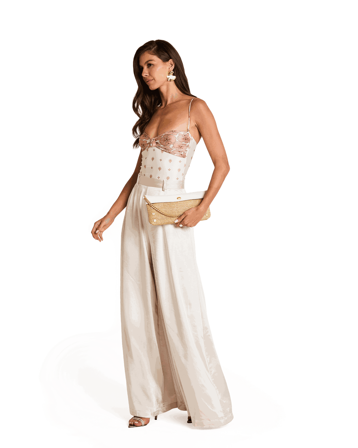Model height is 5'9.5''