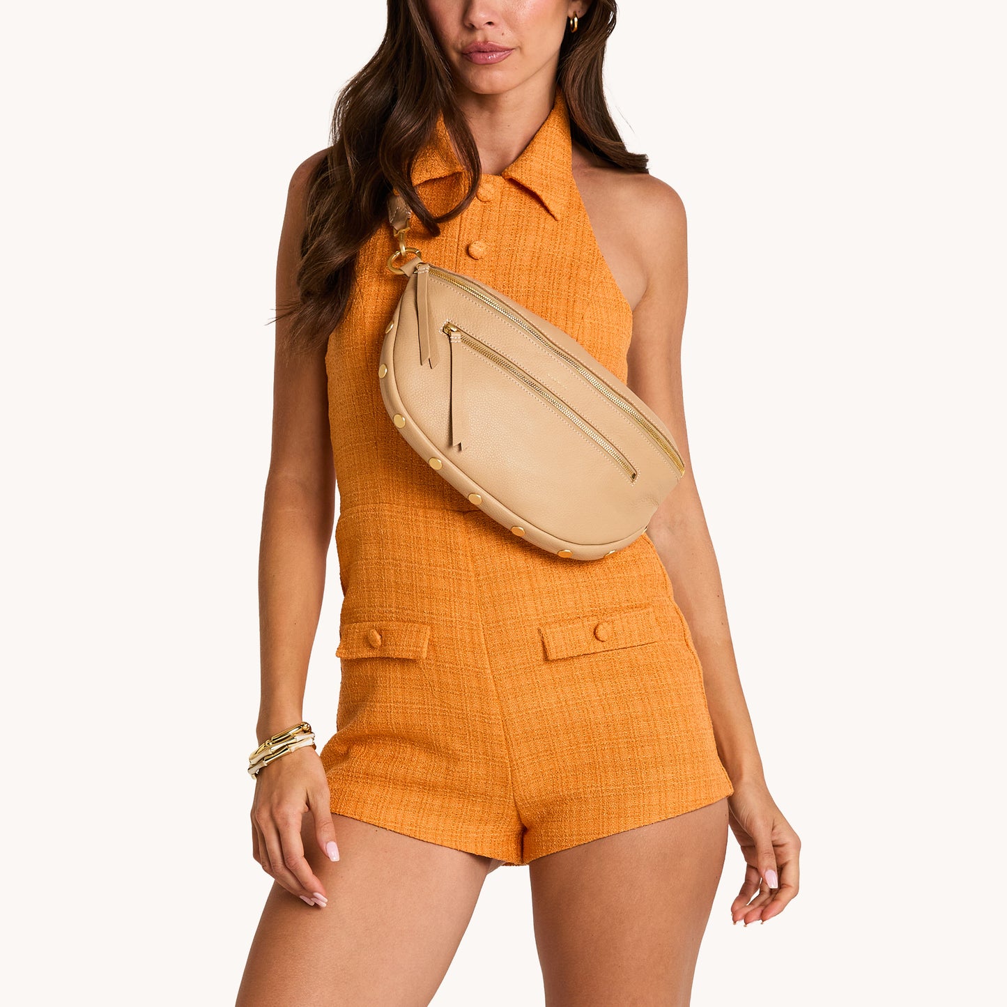Charles-Crossbody-Lrg-Toasty-Sand-BG-Model-View