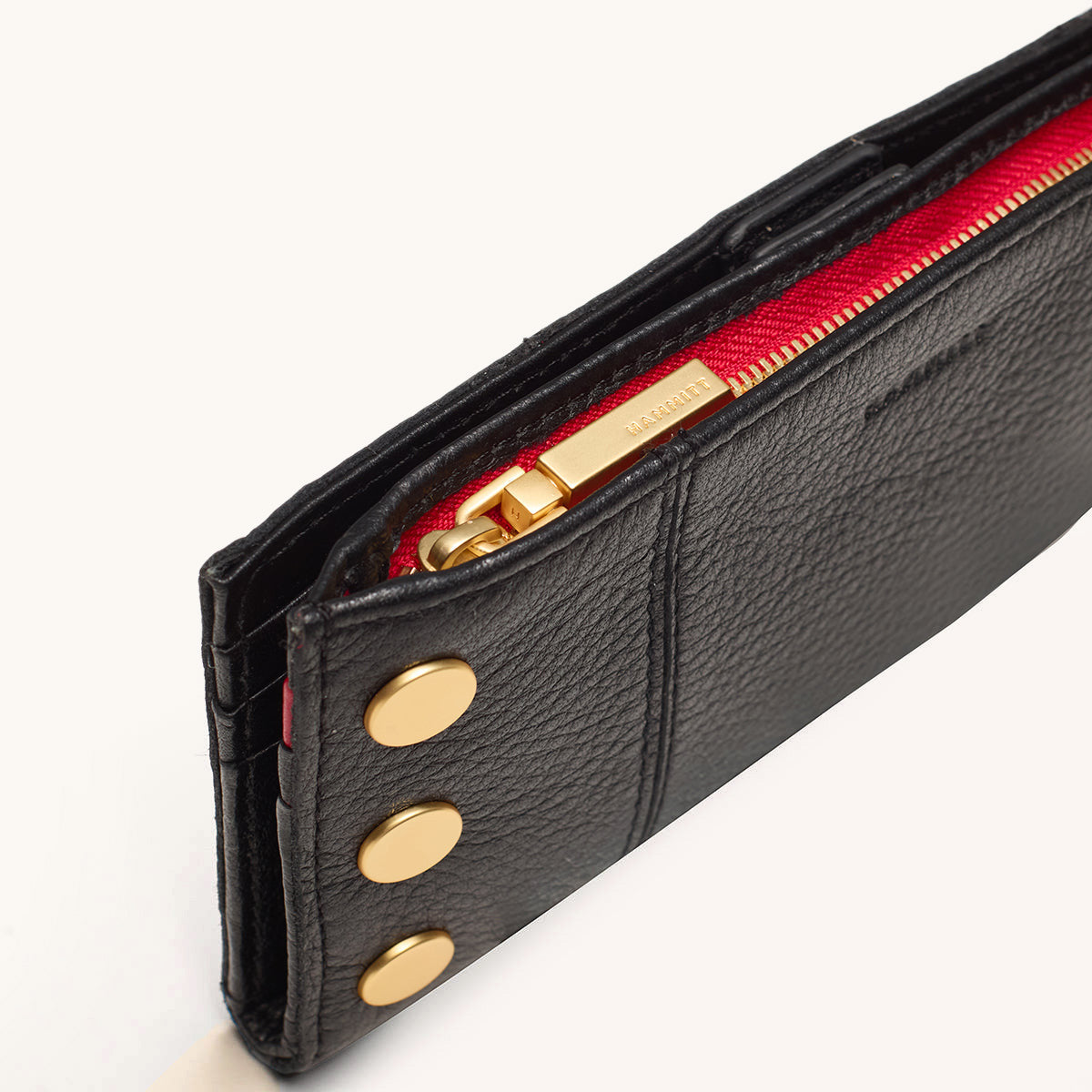 110-North-Black-Front-Detail-View