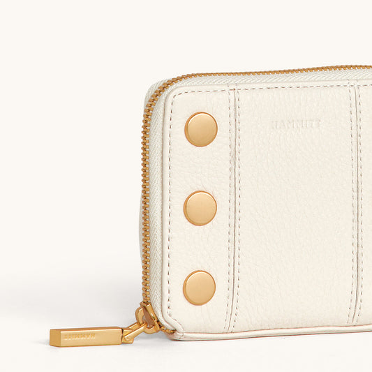 5-North-Calla-Lily-White-Front-Detail-View