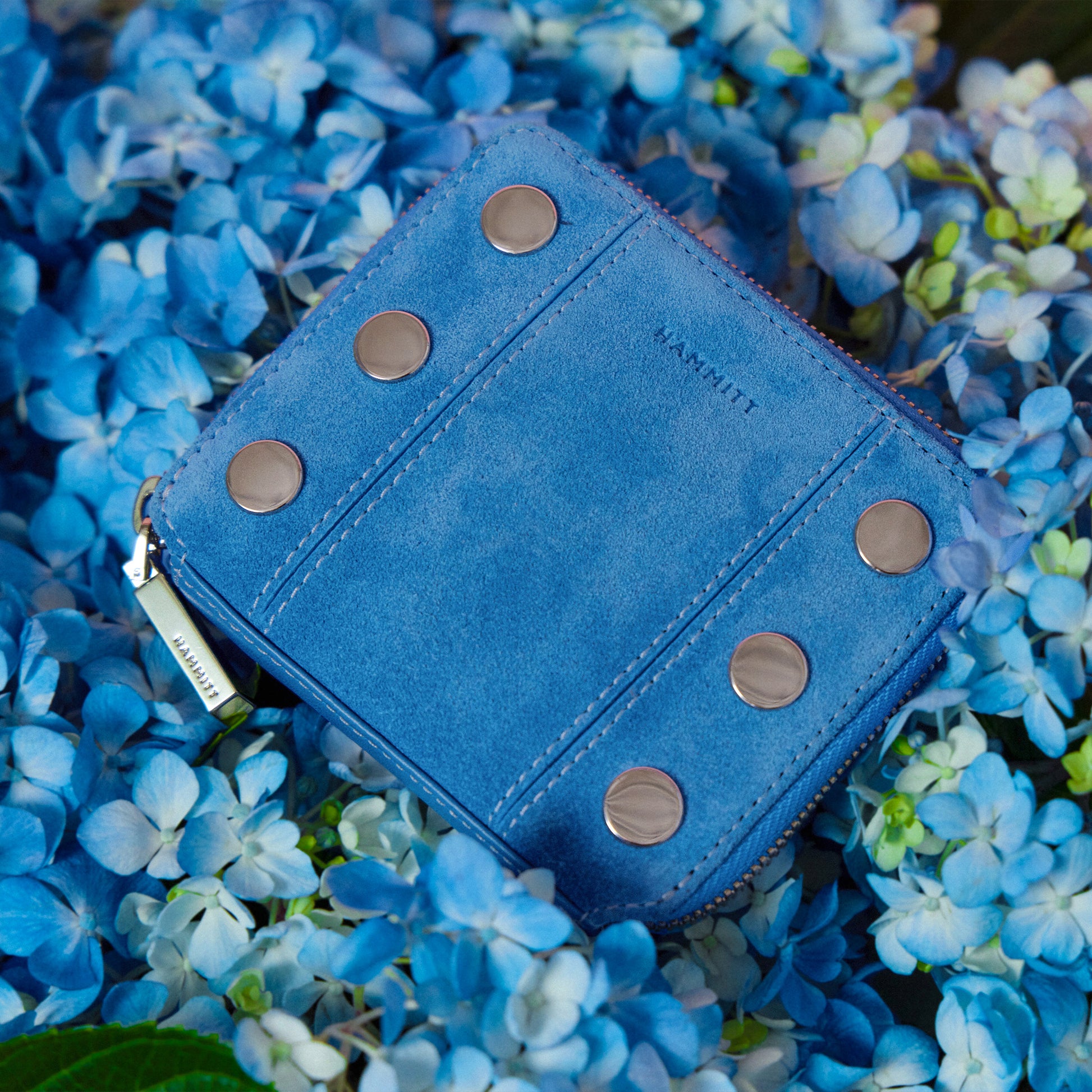 5-North-Hydrangea-Suede-S-Lifestyle-view