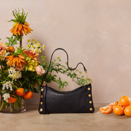 Kyle-Black-BG-R-Zip-lifestyle-View