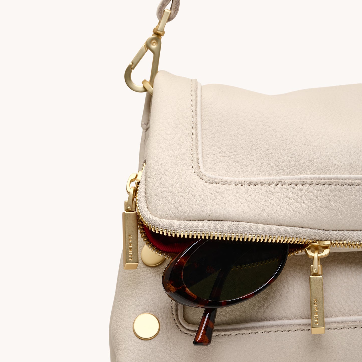 Beverly-Med-Catamaran-Cream-BG-Front-View-Detail