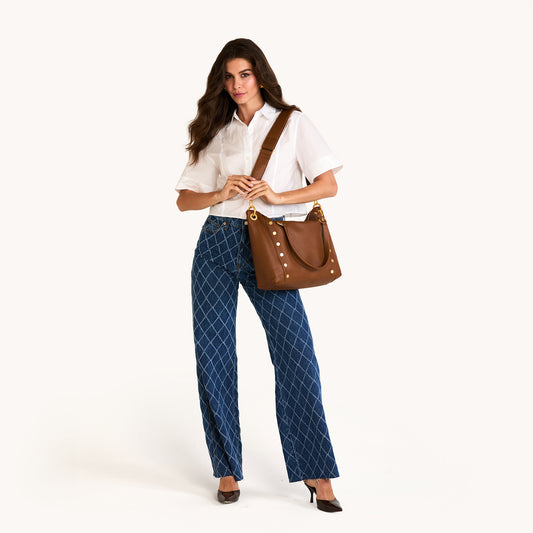 Model height is 5'9''