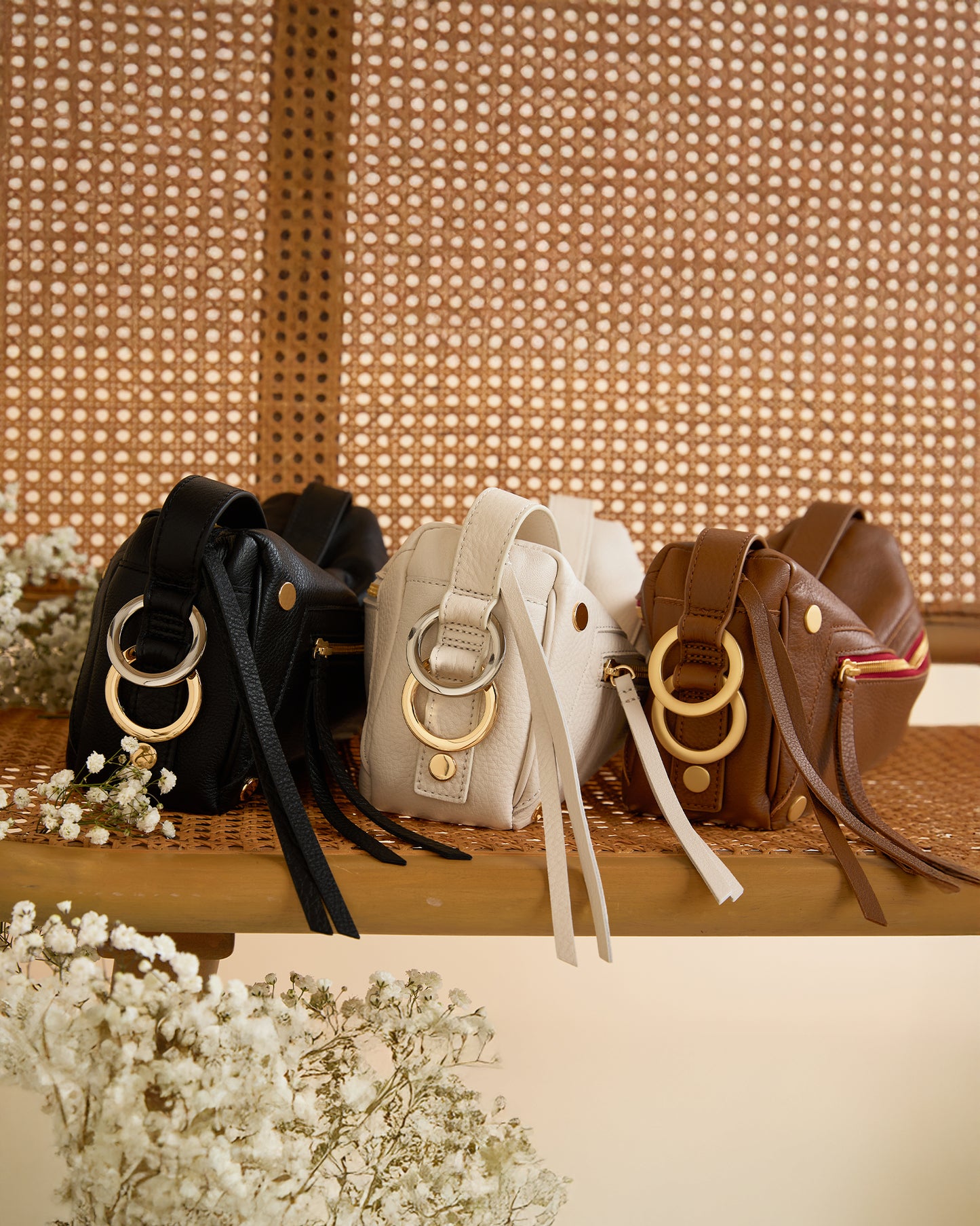 Doxie | Mahogany Pebble/Brushed Gold Red Zip | Med