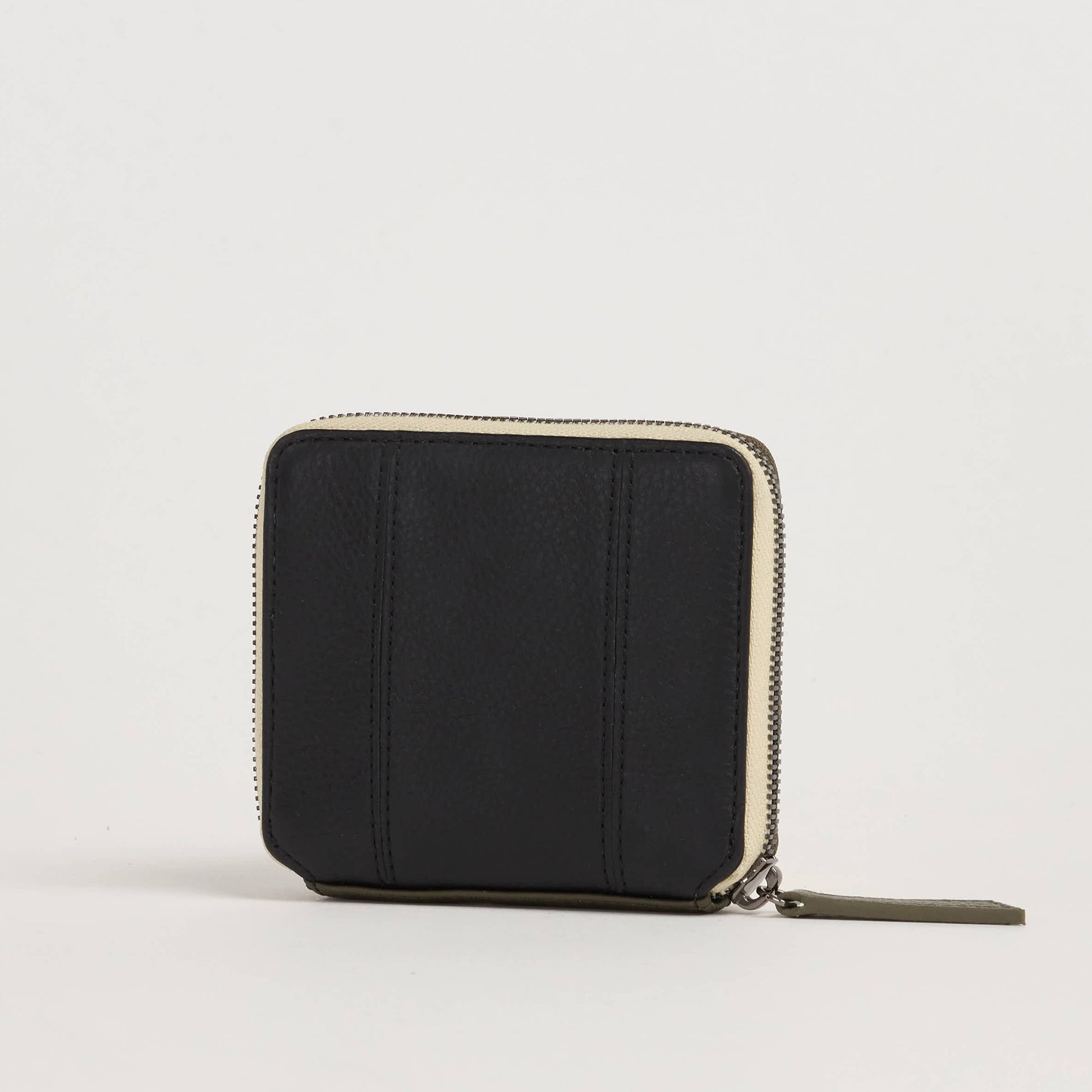 5-North-Cargo-Black-Back-View