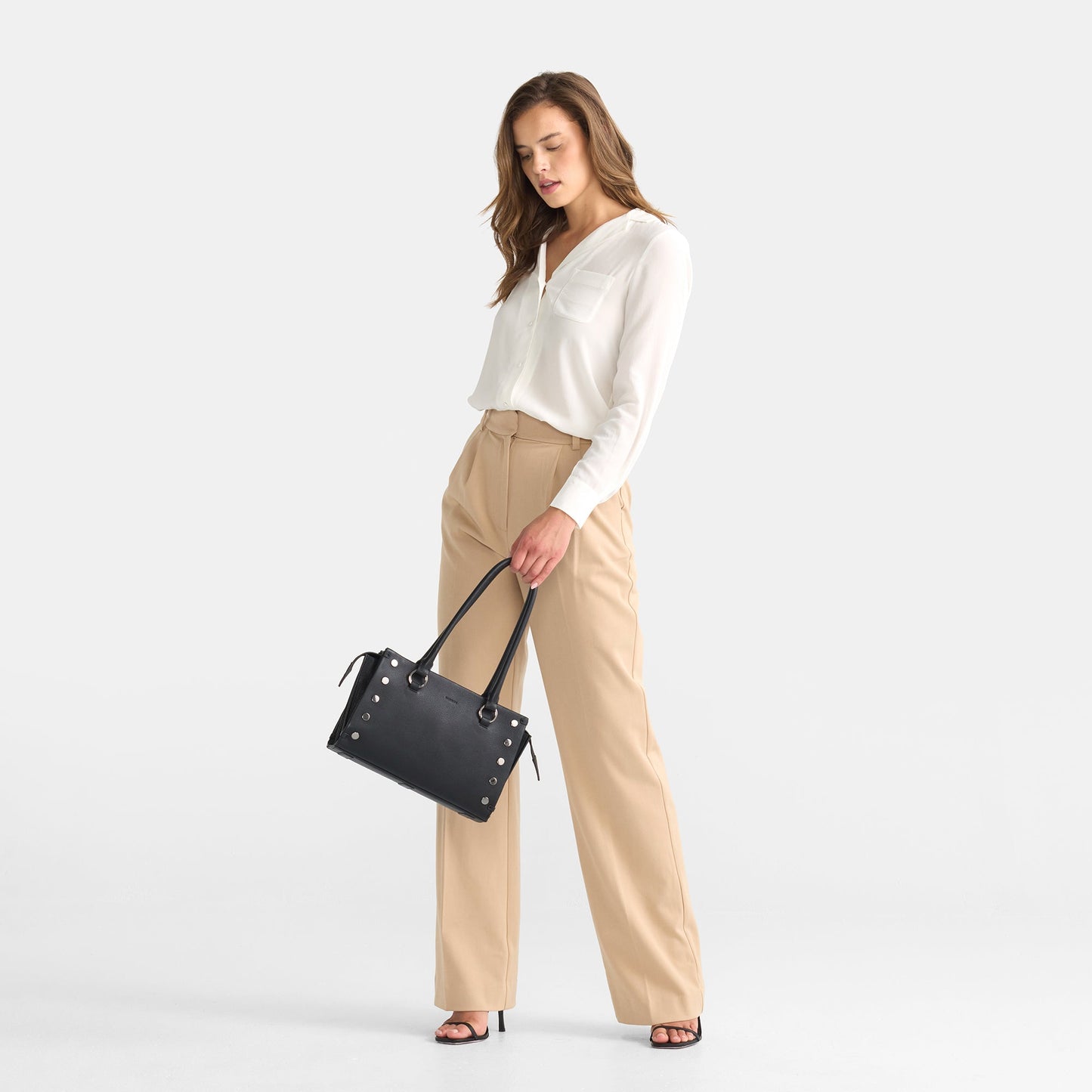 Model height is 5'8.5''