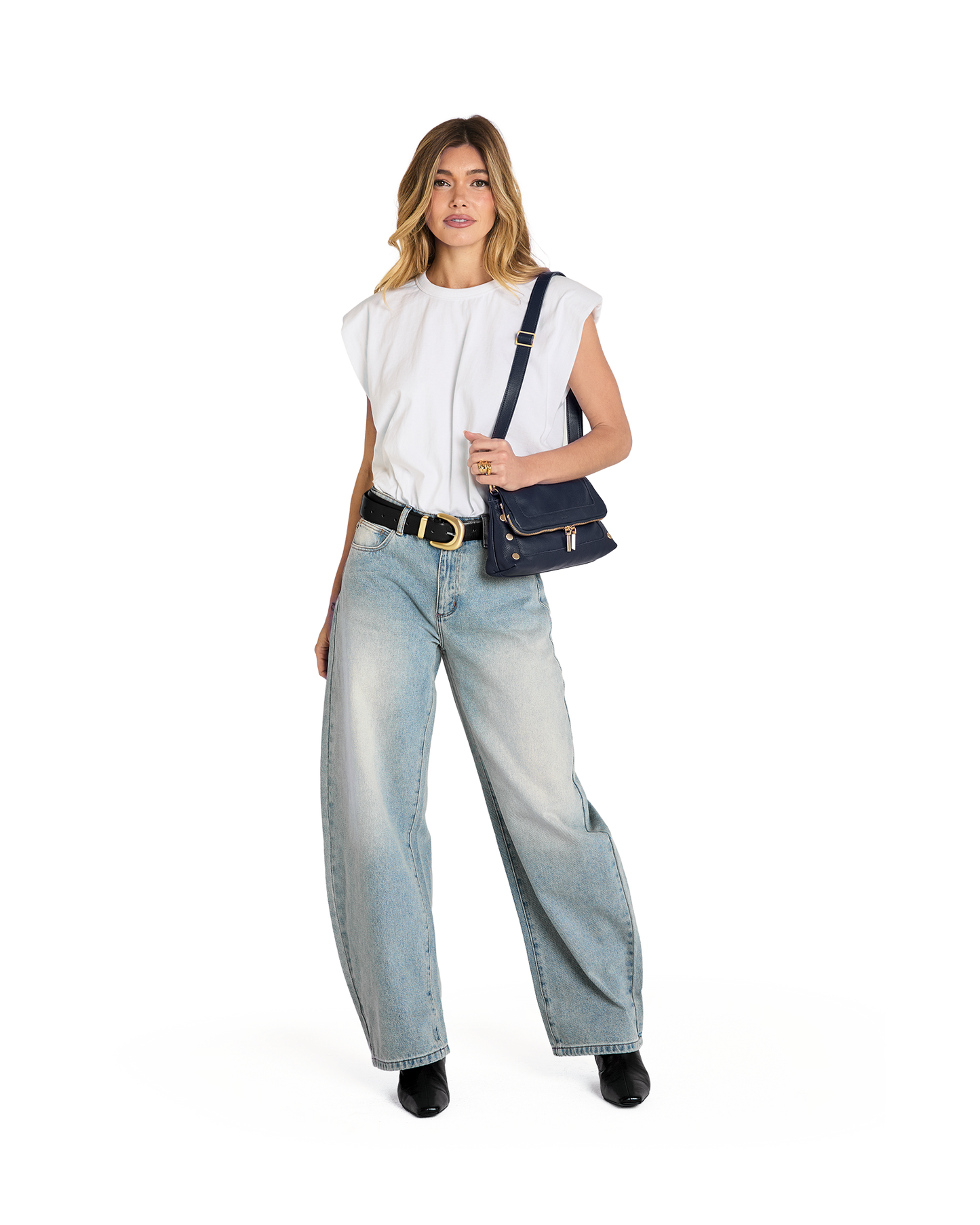 Model height is 5'9''