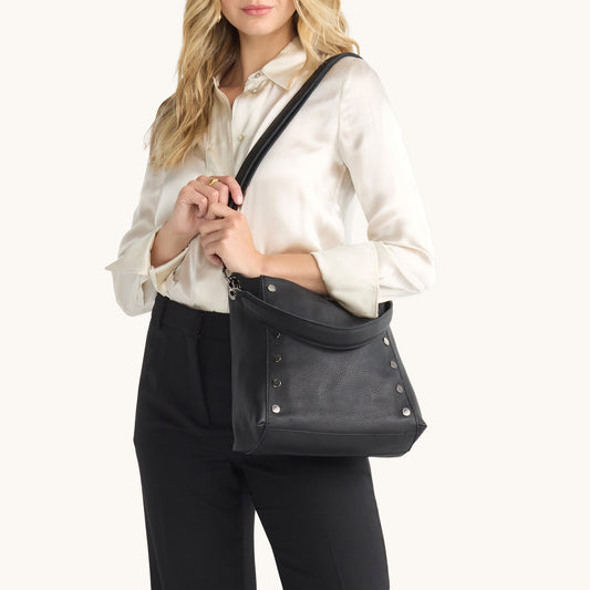 Bryant-Lrg-Black-Model-View