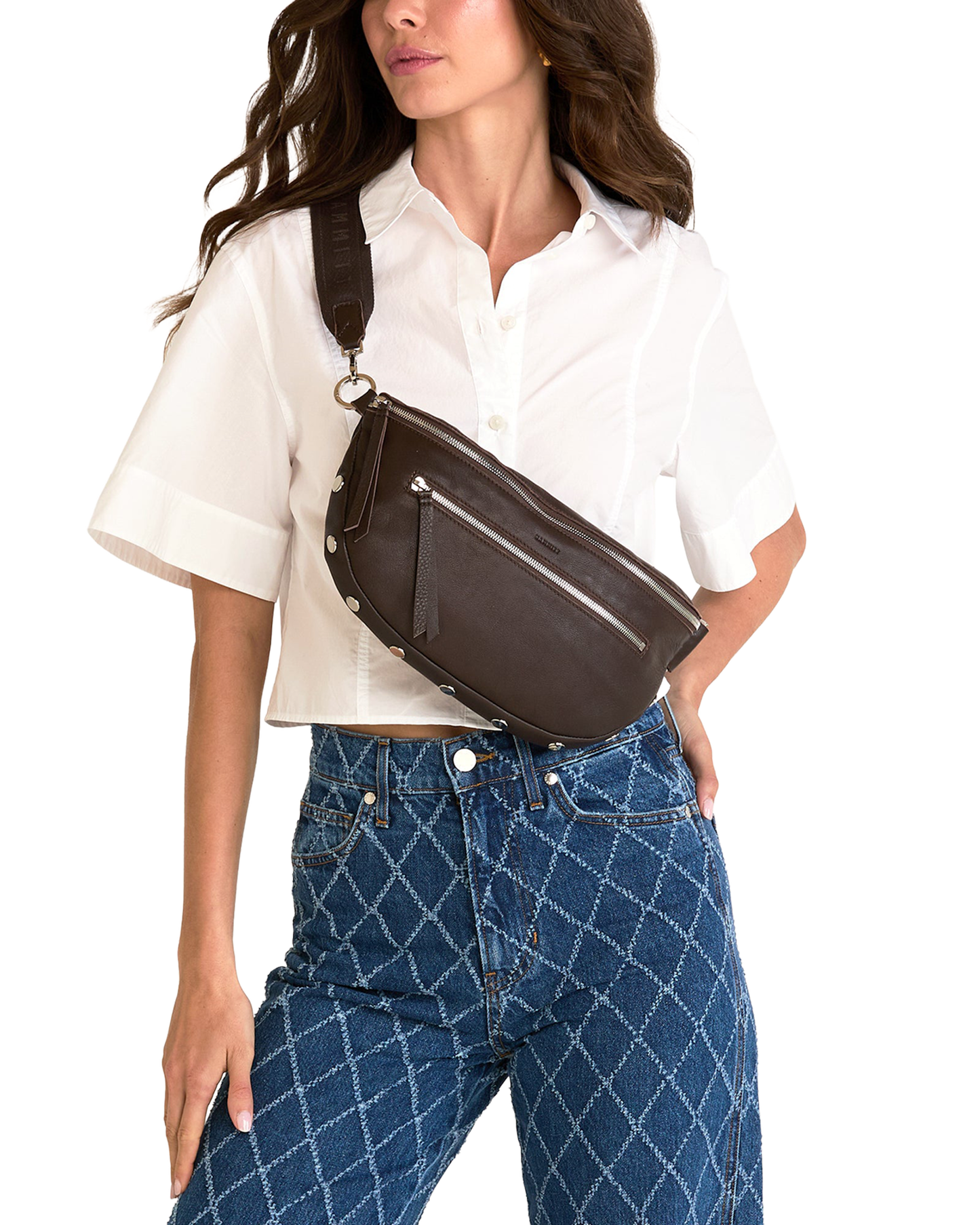 Charles-Crossbody-Lrg-Espresso-Pebble-S-Model-View