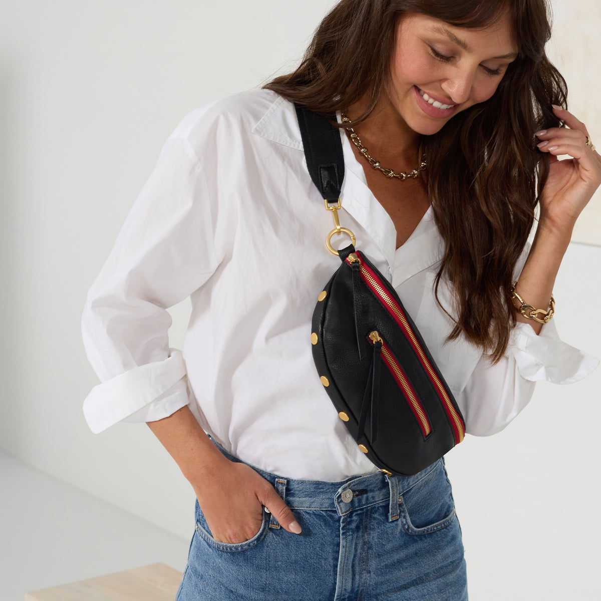 Charles Crossbody | Black/Brushed Gold Red Zip 840220512811 – HAMMITT