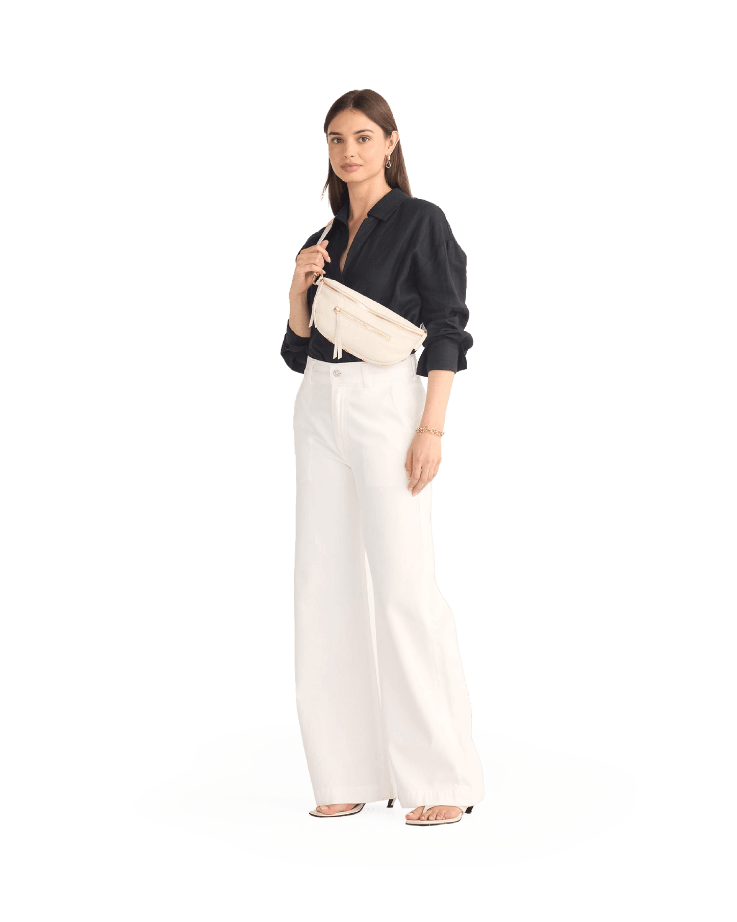 Model height is 5'9.5''