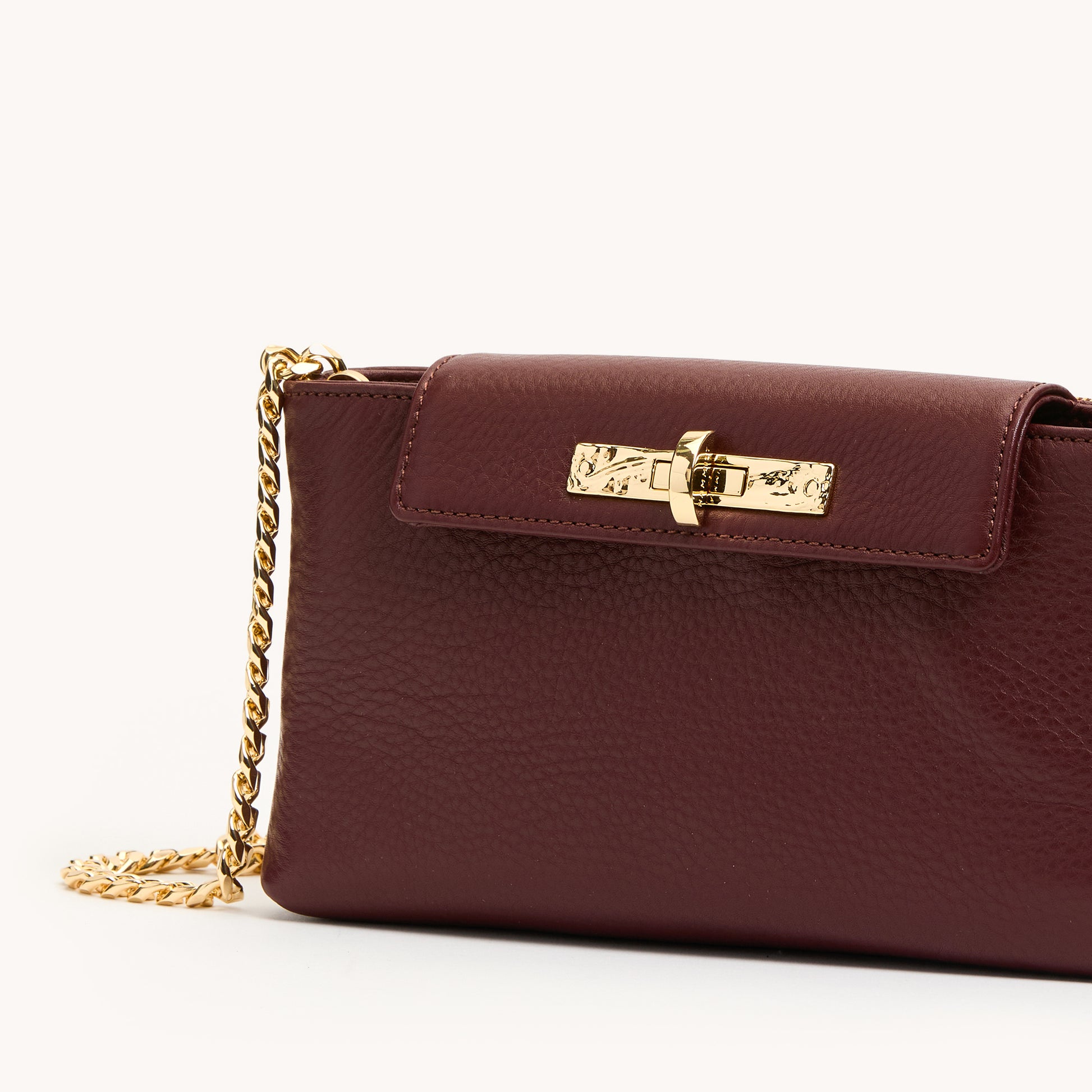 Charlotte-Sml-Cherrywood-Pebble-B-Front-Detail-View