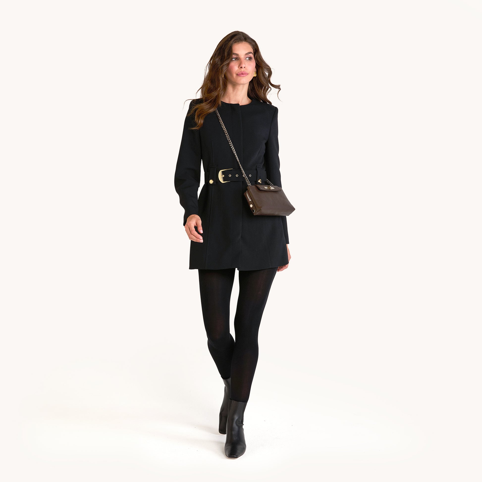 Model height is 5'9.5''