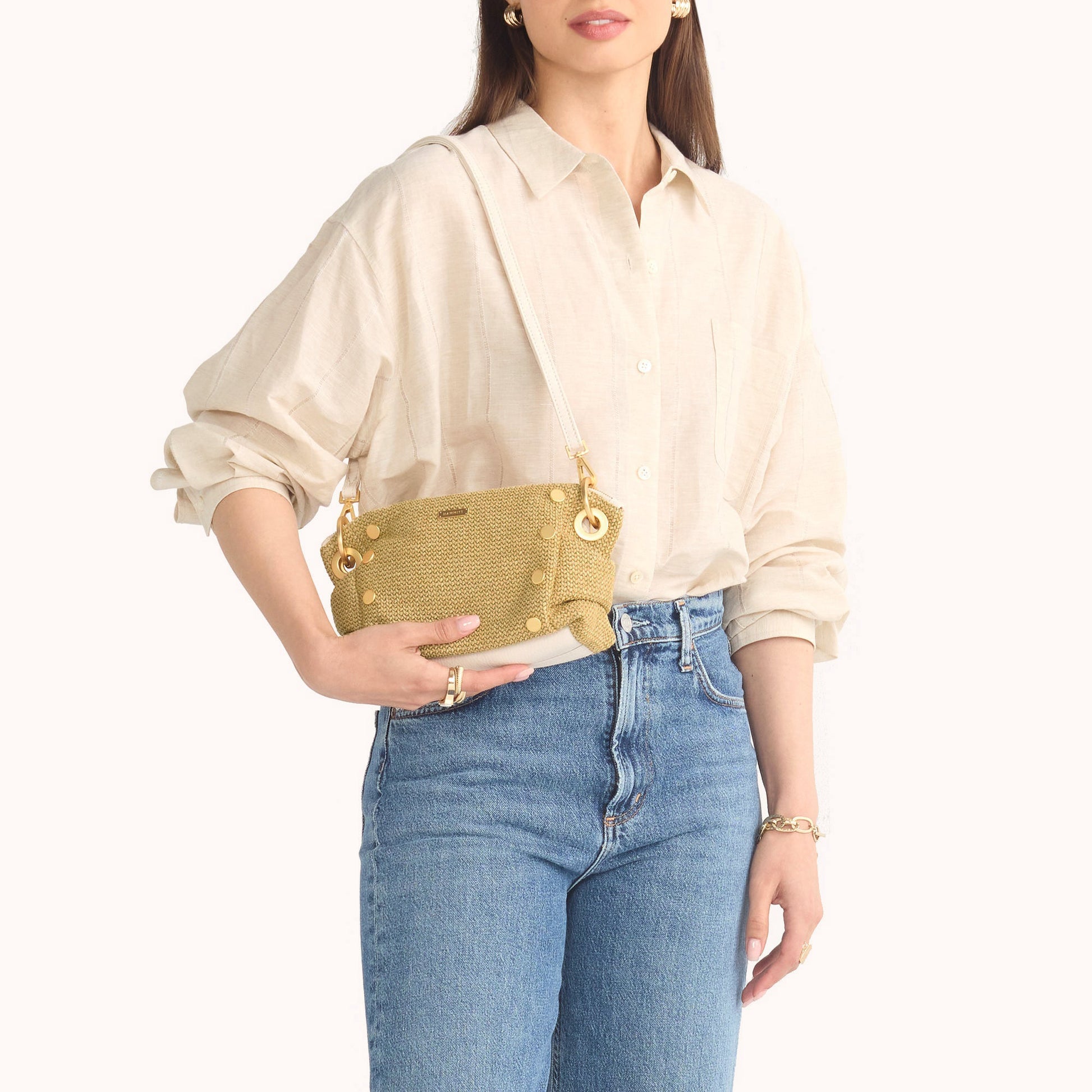 Daniel-Crossbody-Clutch-Sml-Calla-Lily-White-Raffia-BG-Model-View