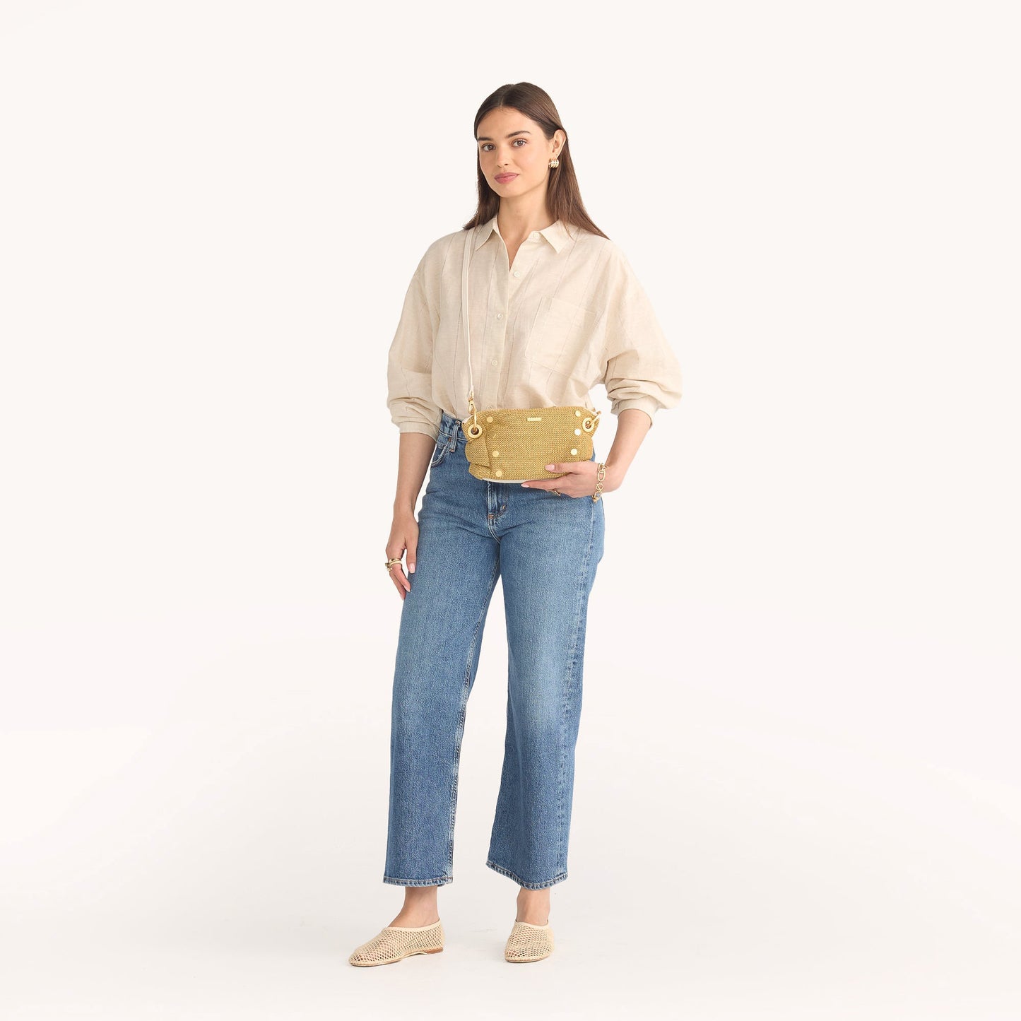 Model height is 5'8.5''