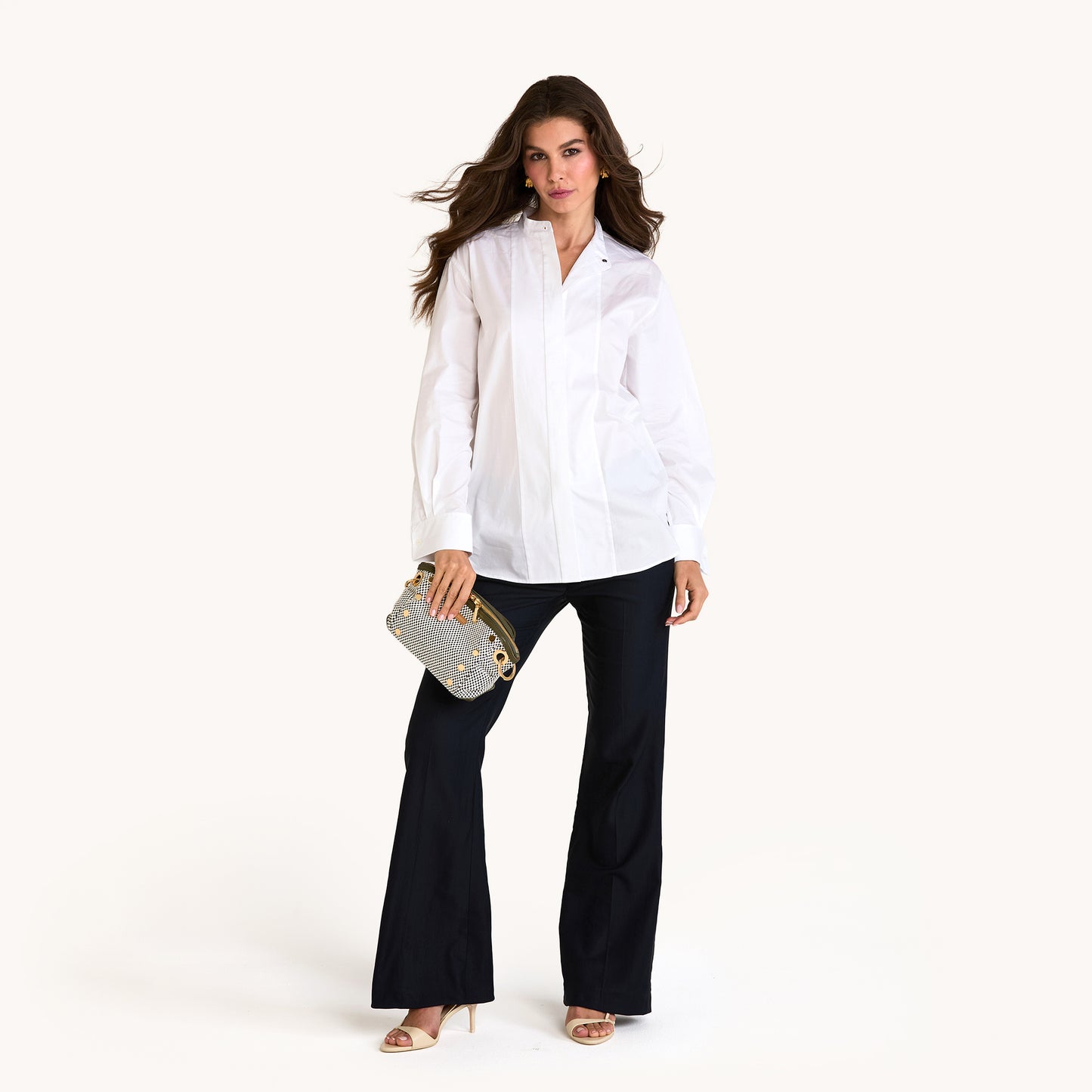 Daniel-Crossbody-Clutch-Sml-Meadow-Weave-G-Model-View-4